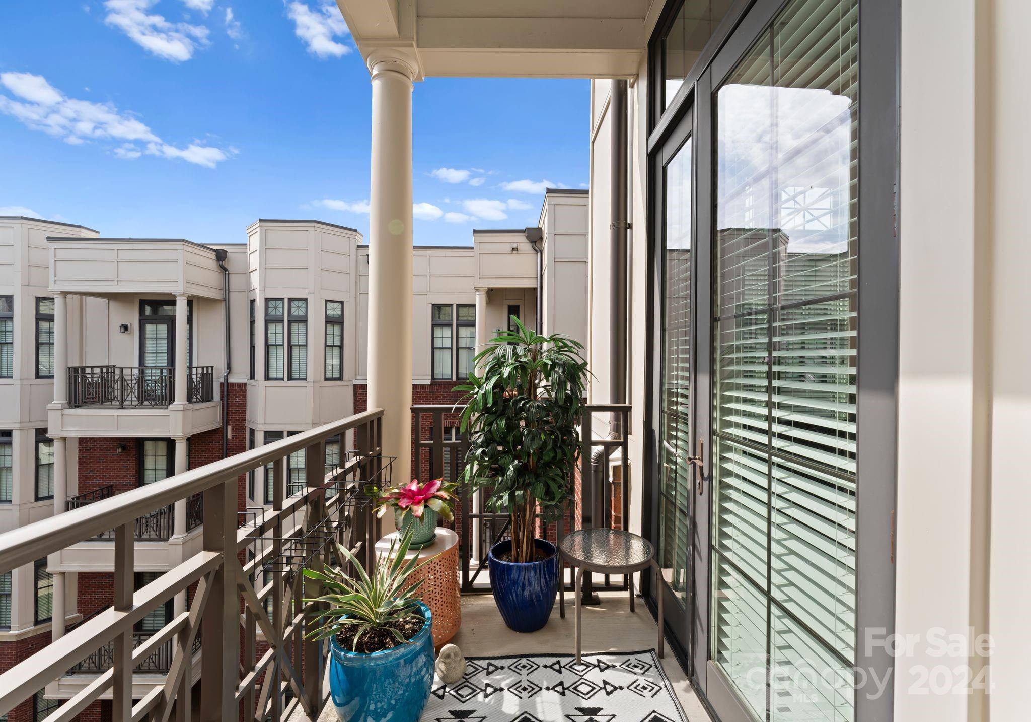 2810 Selwyn Avenue Unit: 422