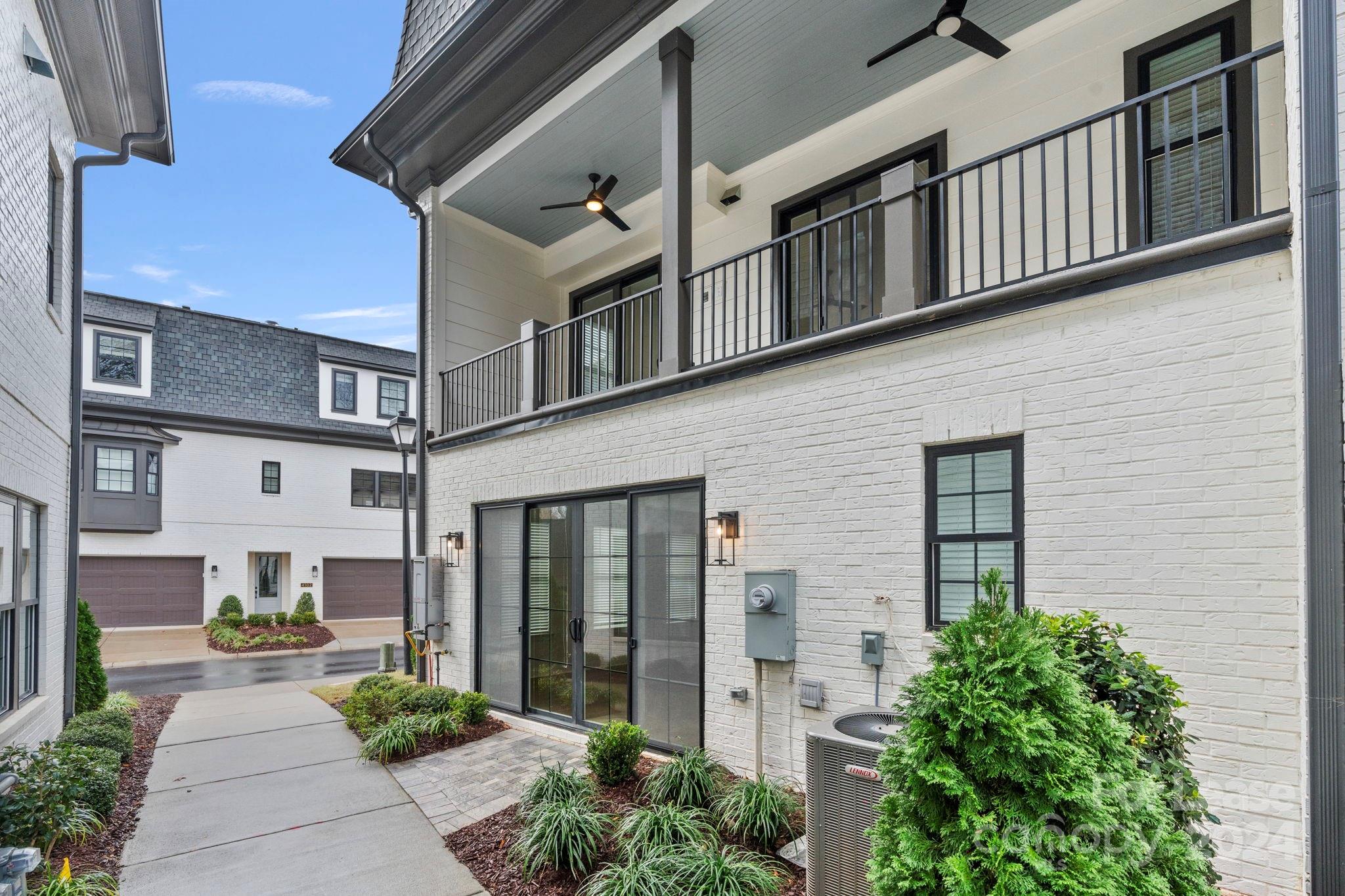 3004 Fairview Townes Court