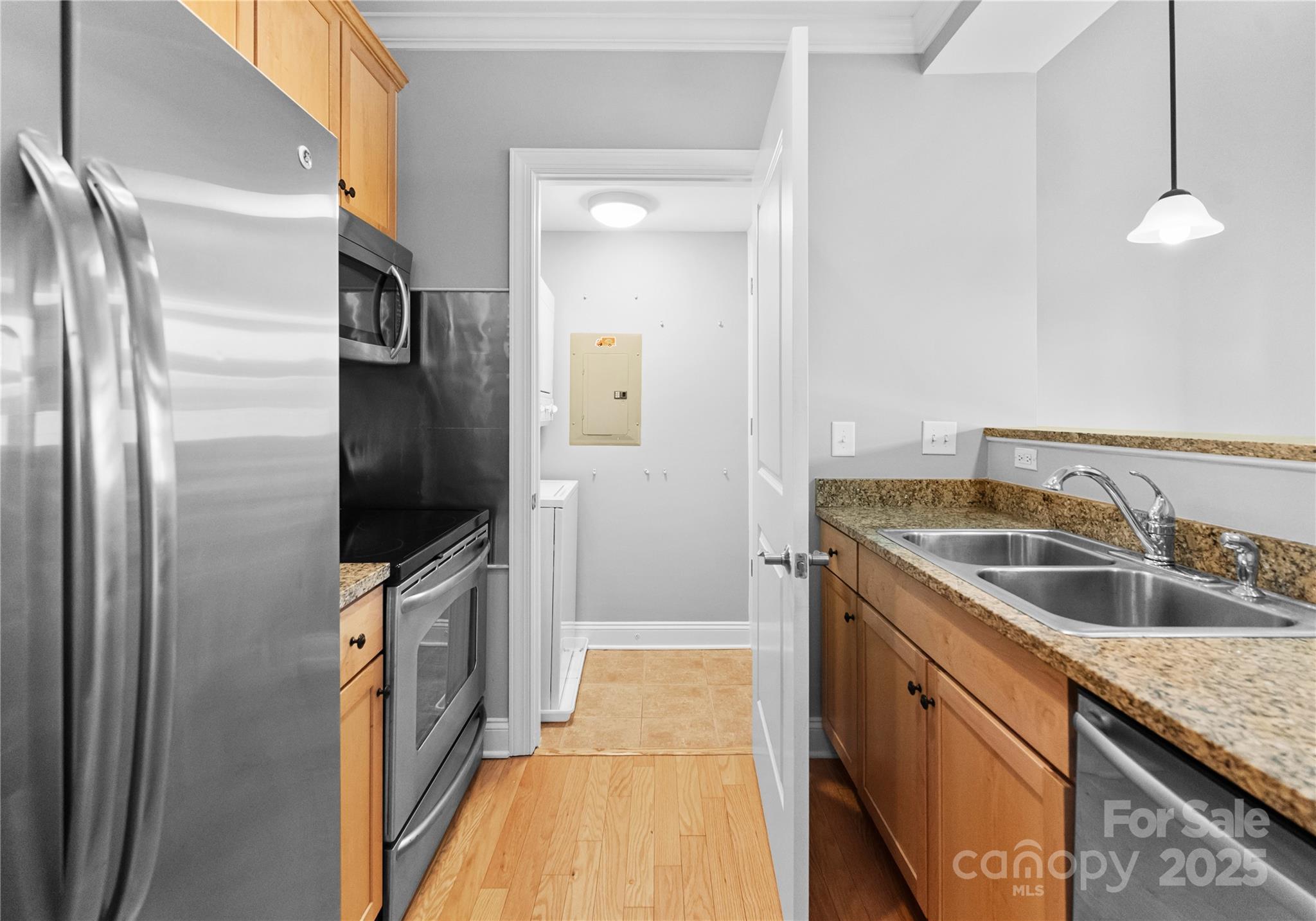301 E Tremont Avenue Unit: 313