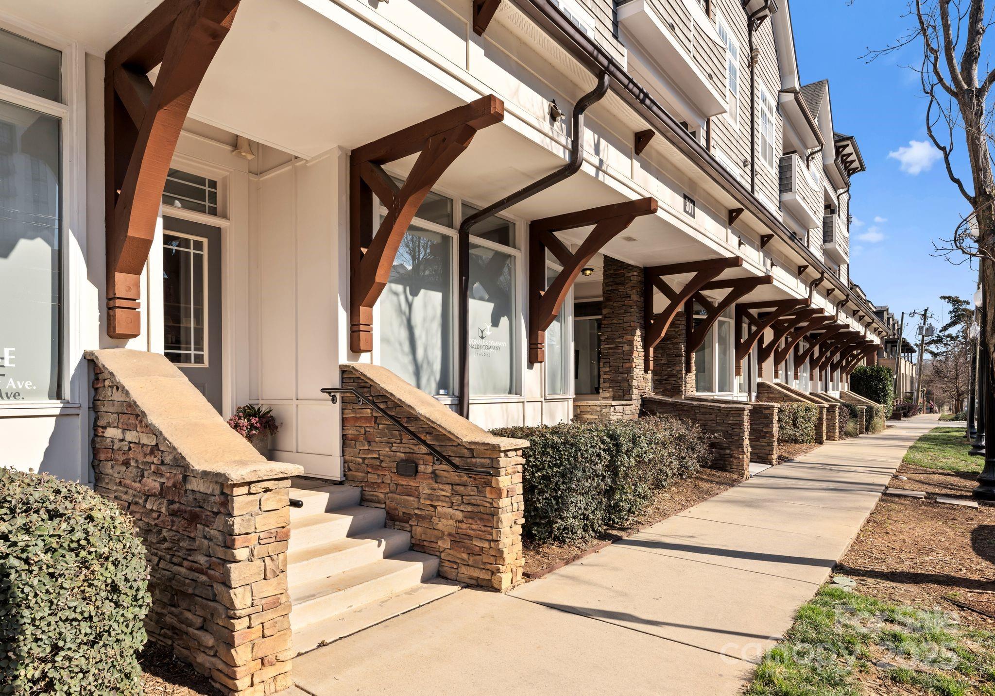 301 E Tremont Avenue Unit: 313