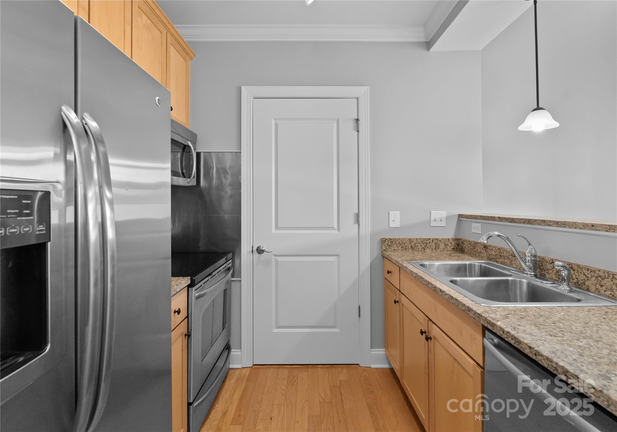 301 E Tremont Avenue Unit: 313