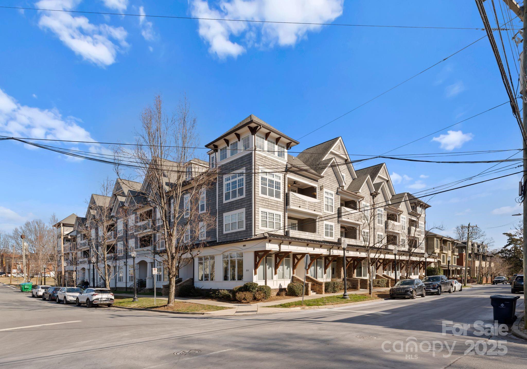 301 E Tremont Avenue Unit: 313