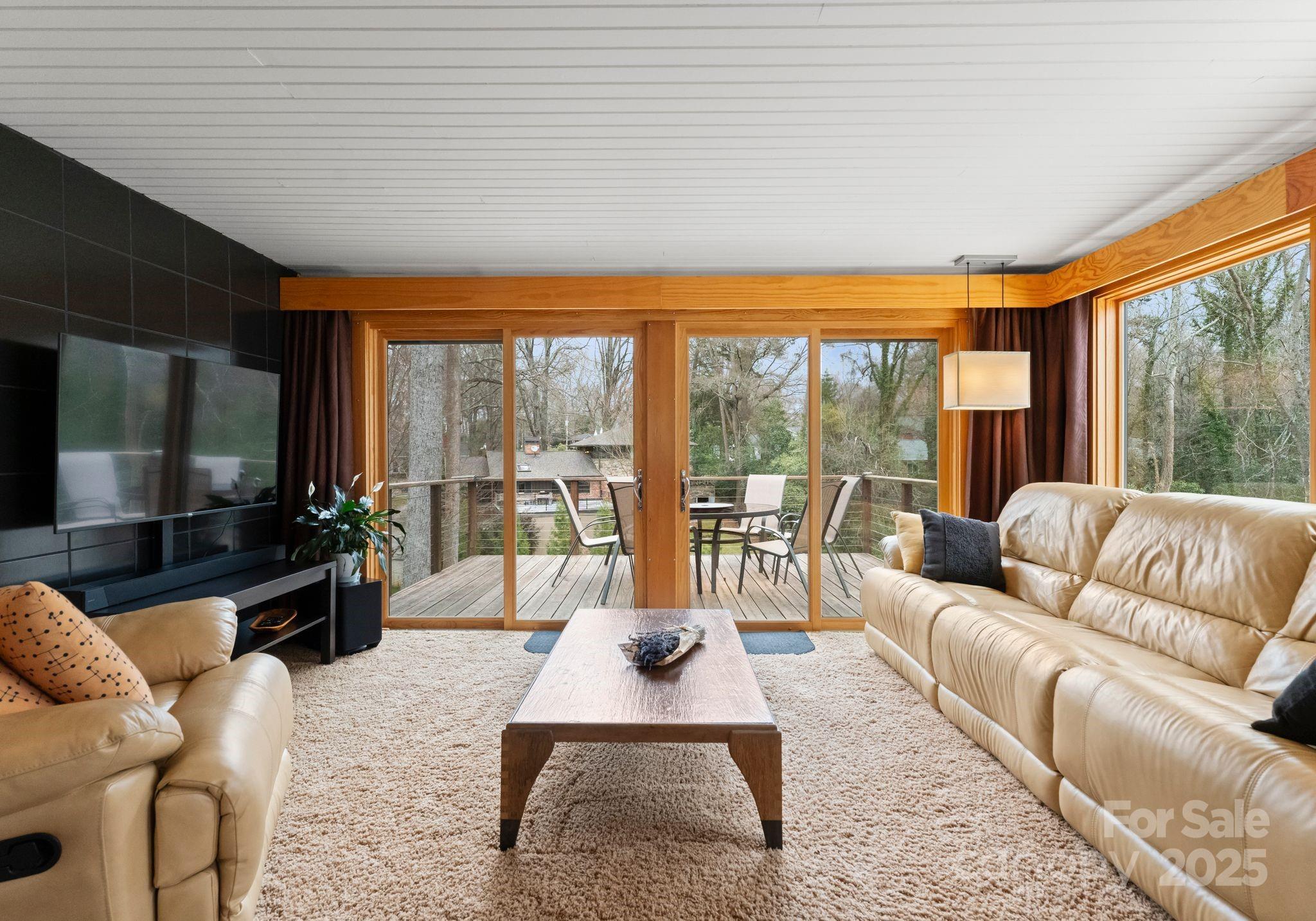 105 Hillside Drive