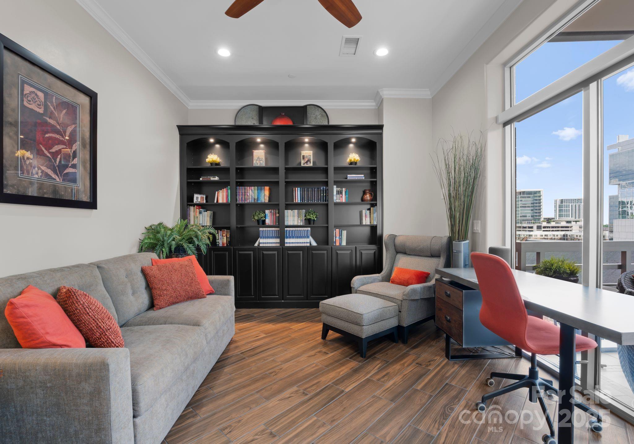 435 S Tryon Street Unit: 601