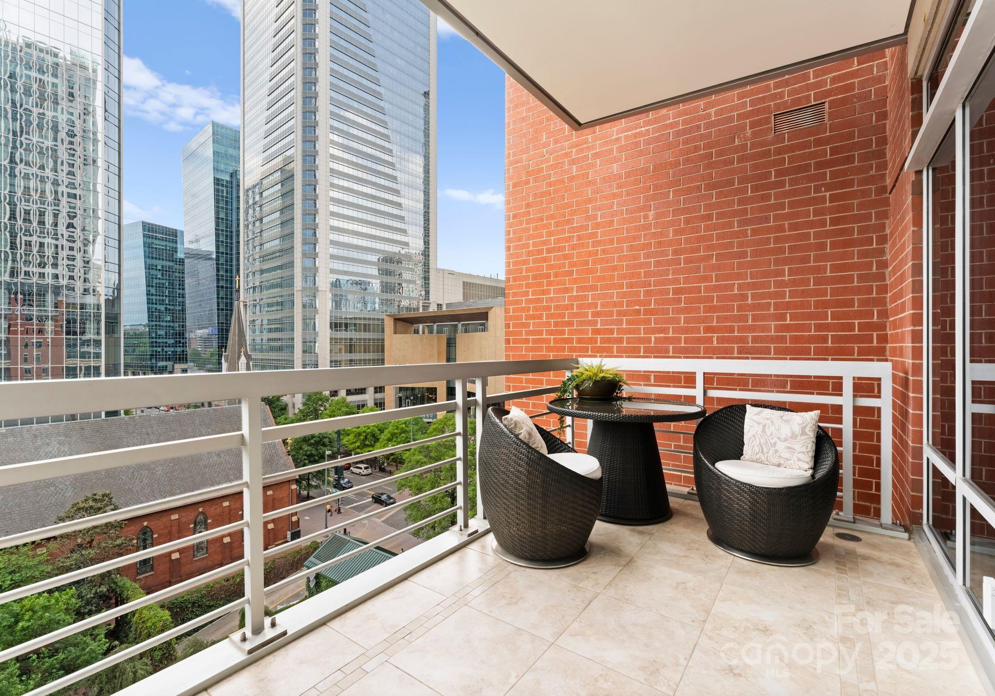 435 S Tryon Street Unit: 601