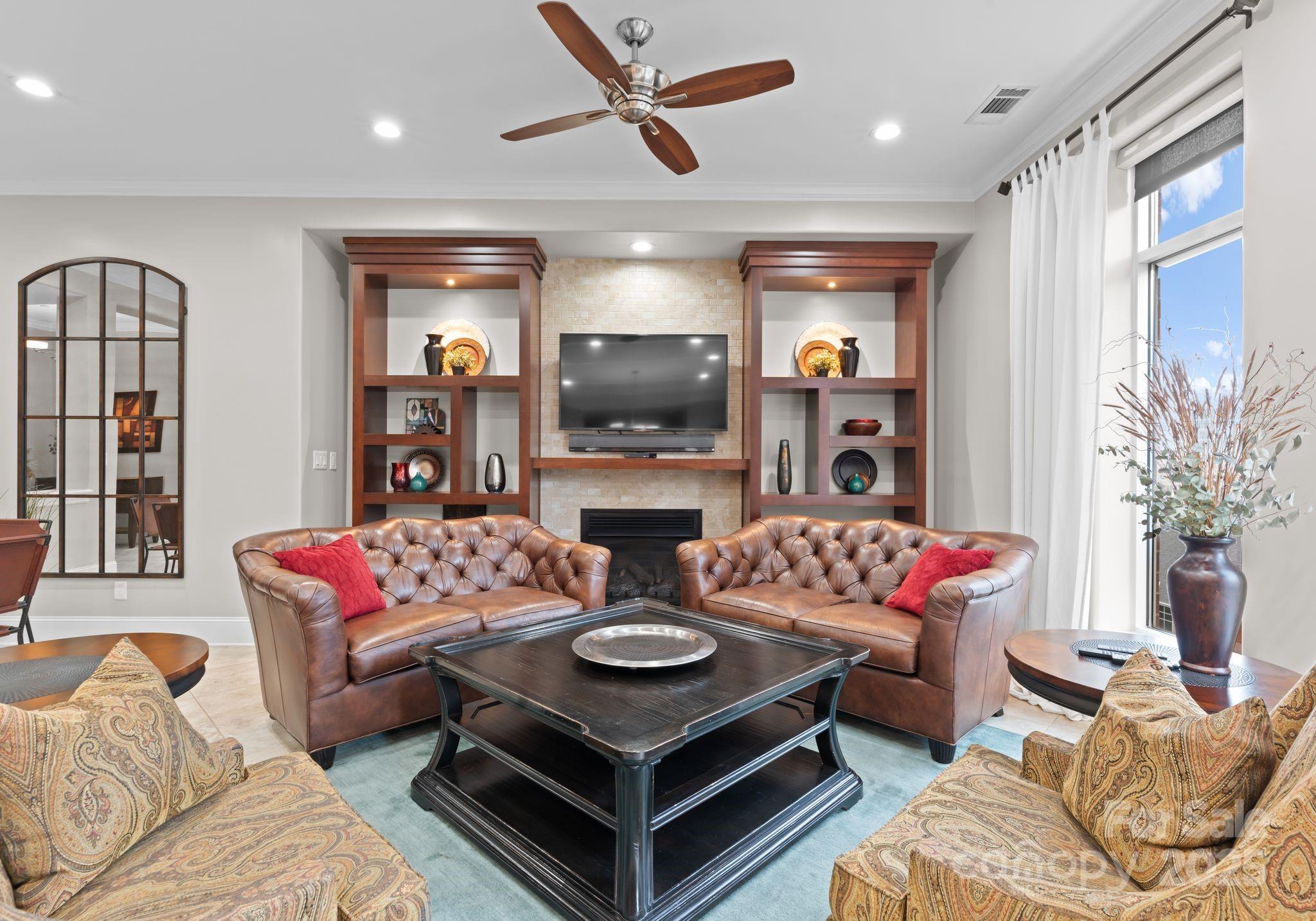 435 S Tryon Street Unit: 601