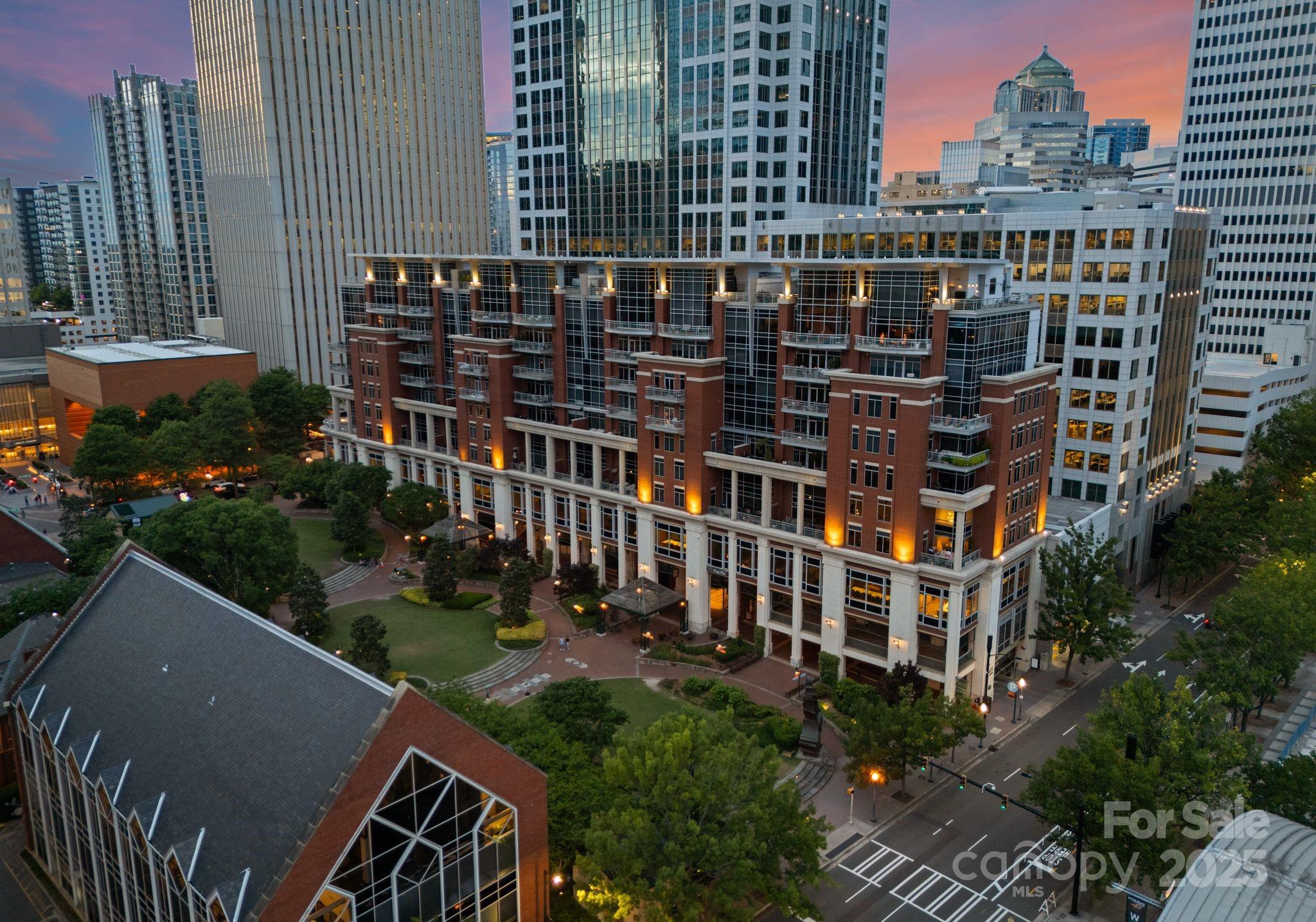 435 S Tryon Street Unit: 601