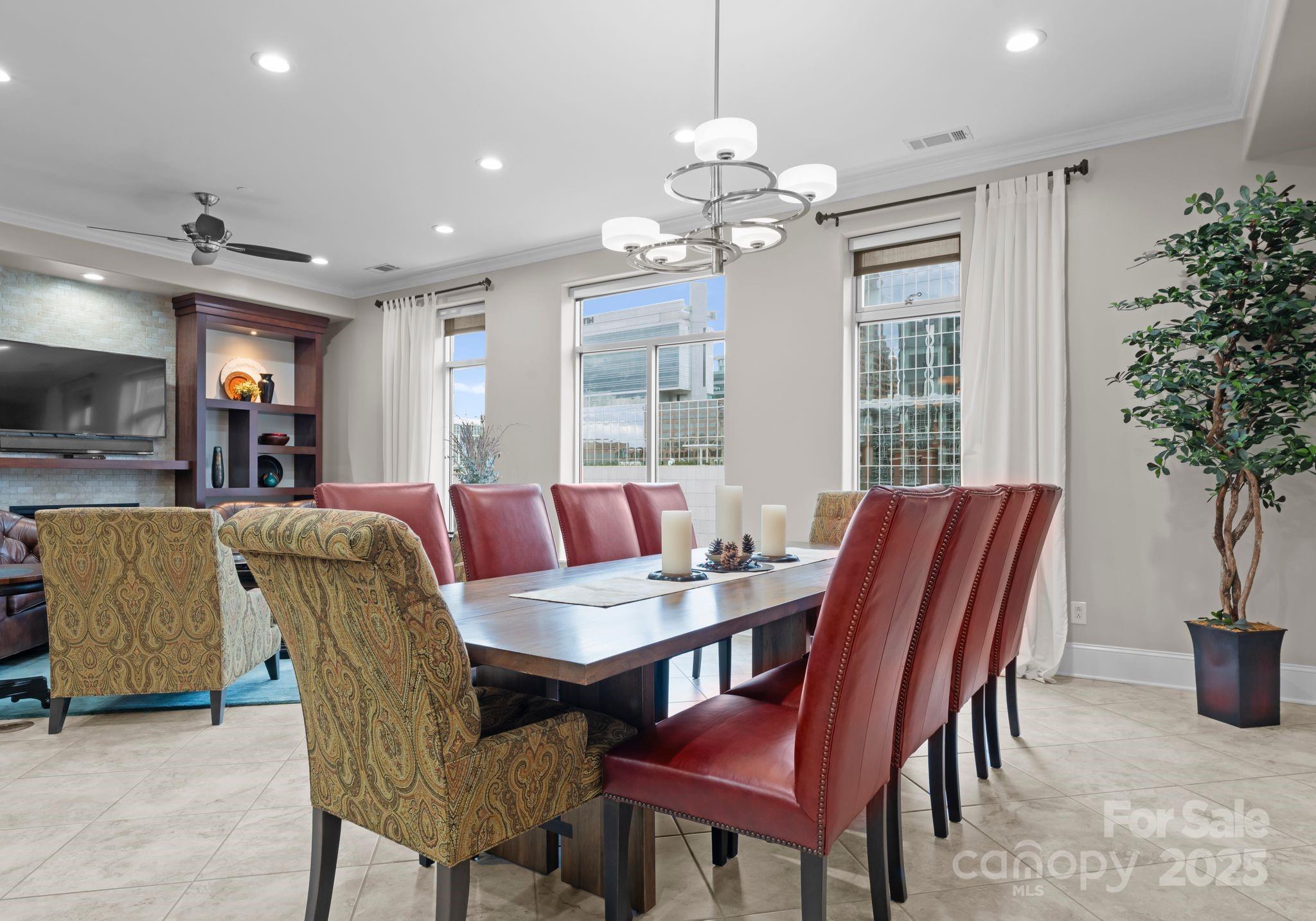 435 S Tryon Street Unit: 601
