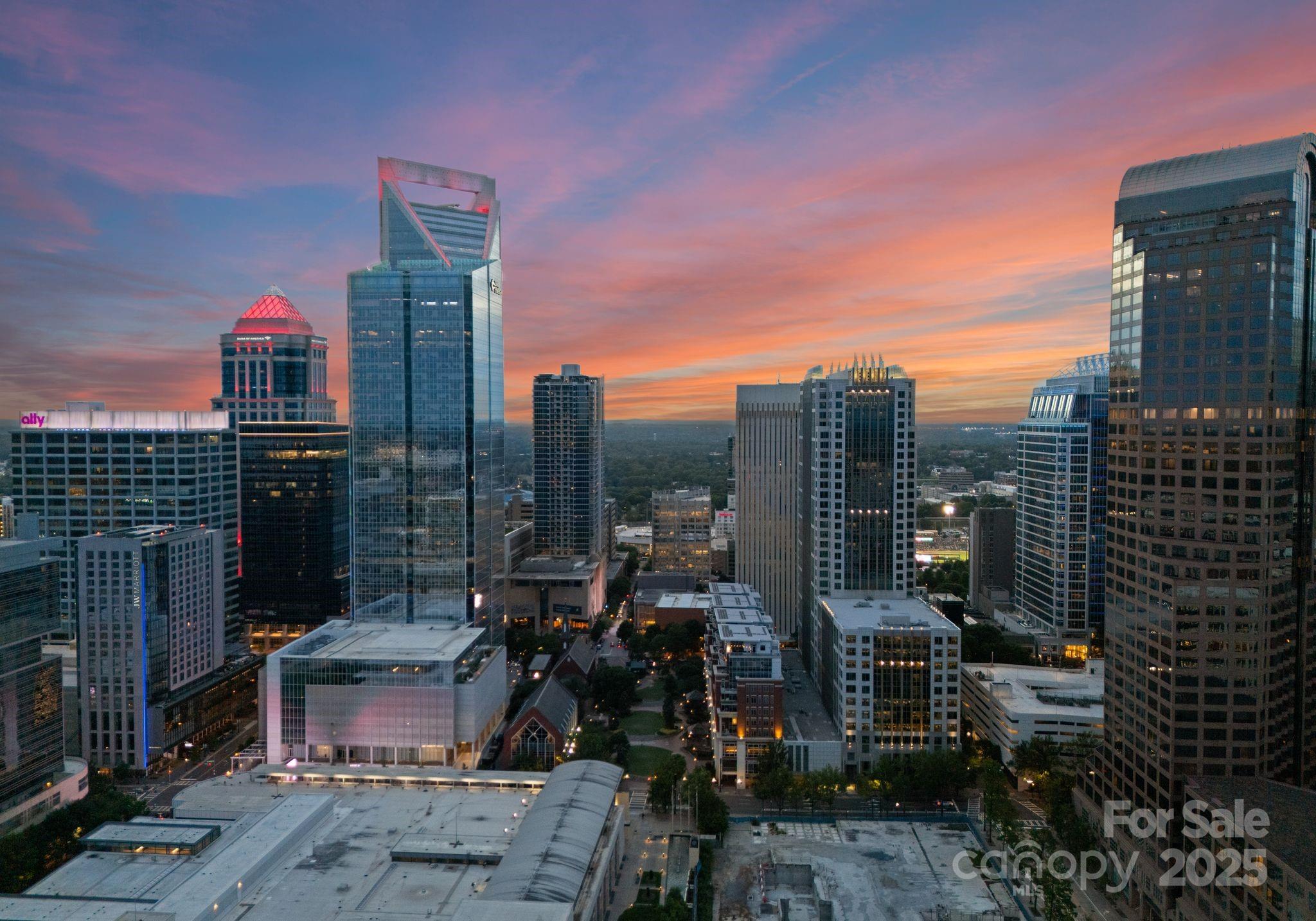 435 S Tryon Street Unit: 601