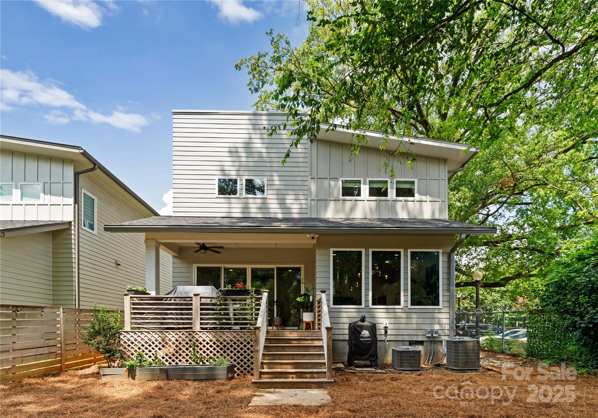318 Dixon Street