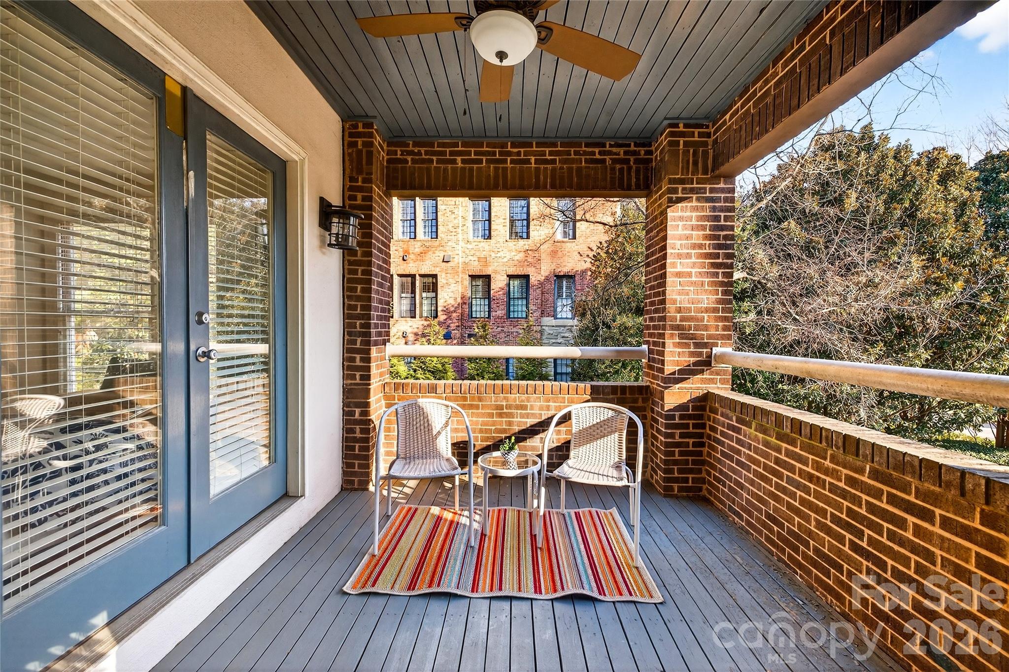 2220 Roswell Avenue Unit: D