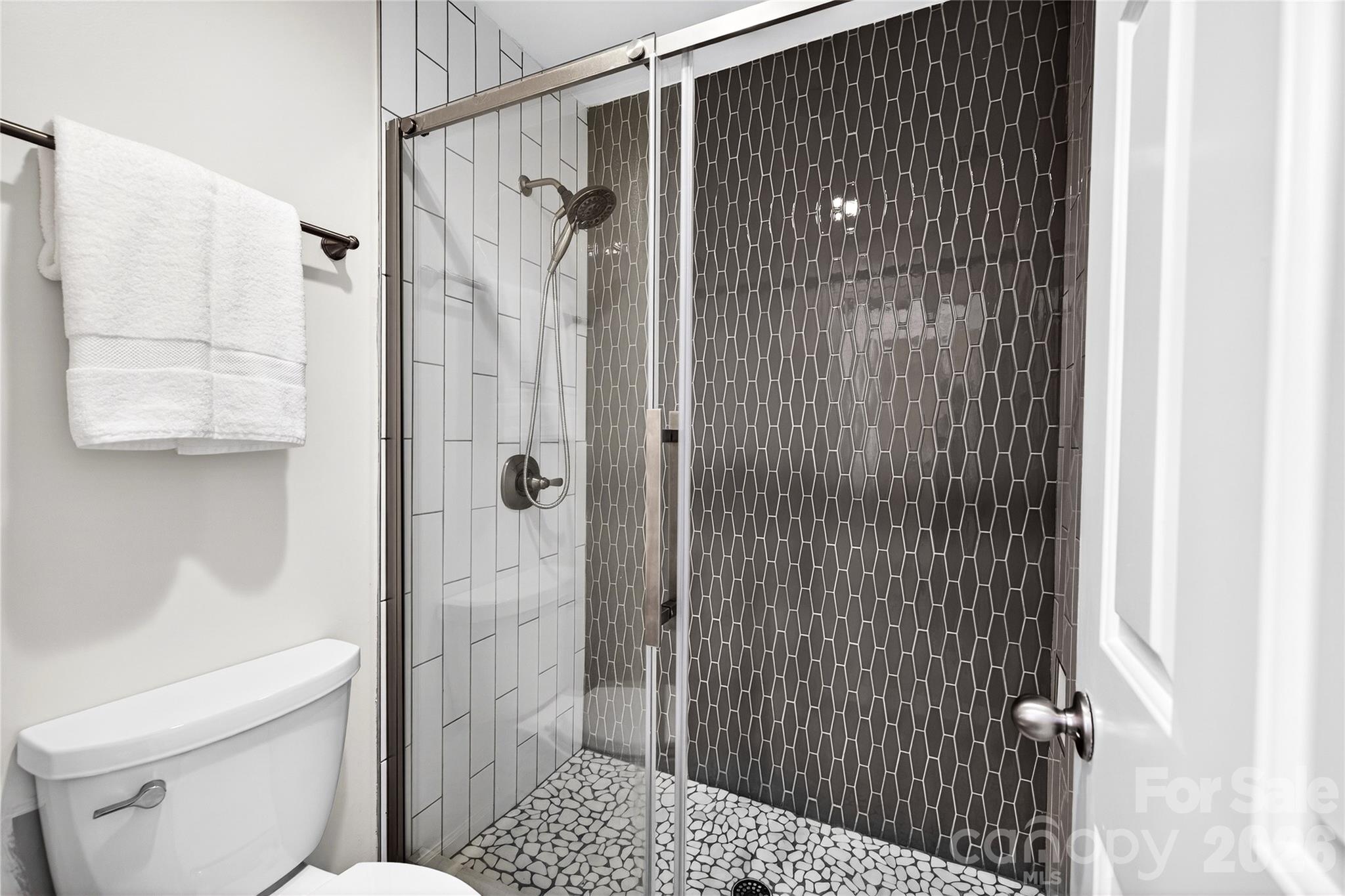 2220 Roswell Avenue Unit: D