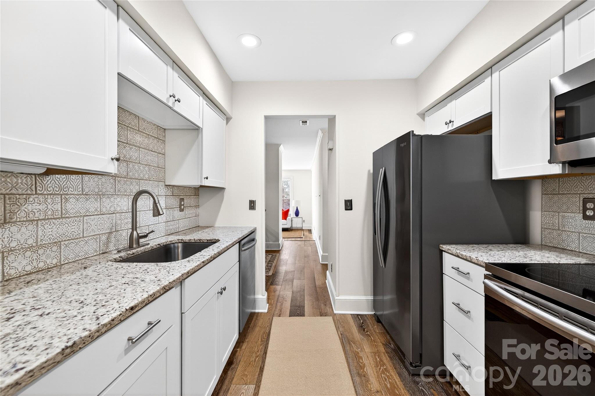 2220 Roswell Avenue Unit: D