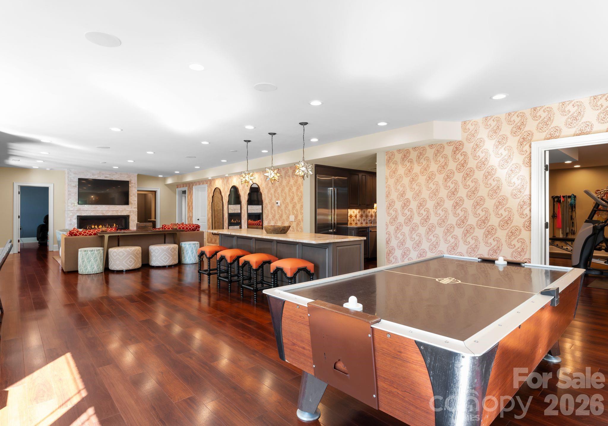 1220 Broadside Road
