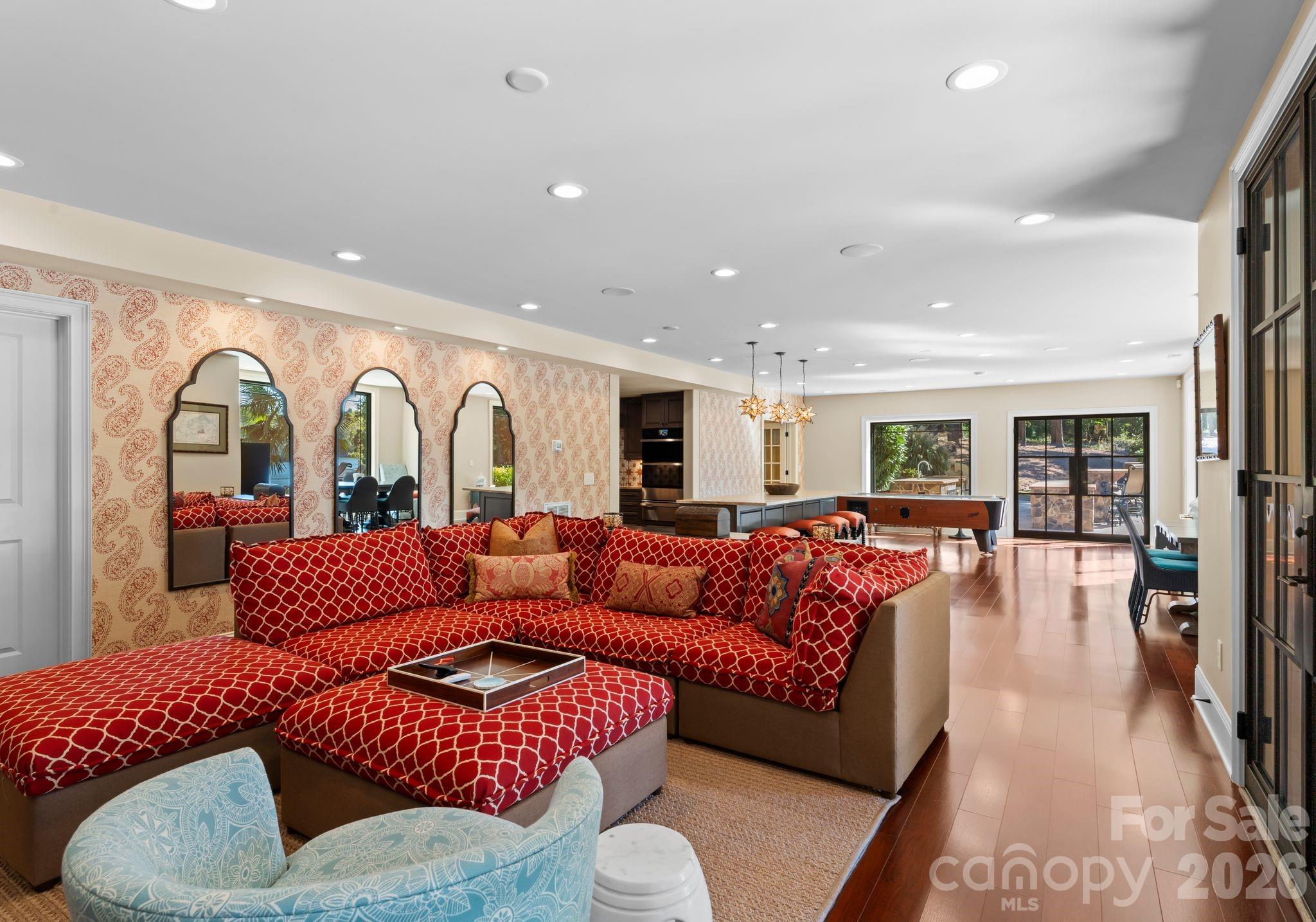 1220 Broadside Road