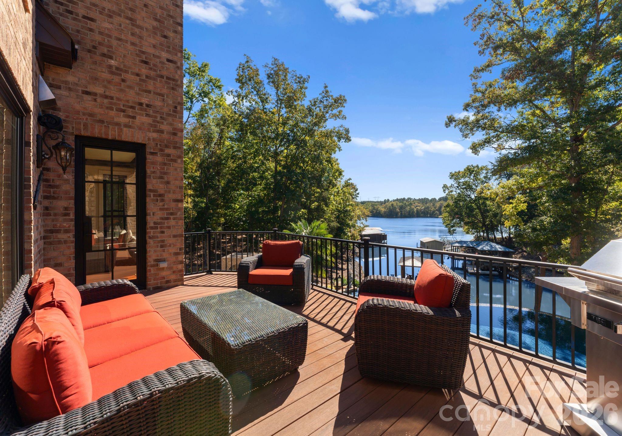 1220 Broadside Road