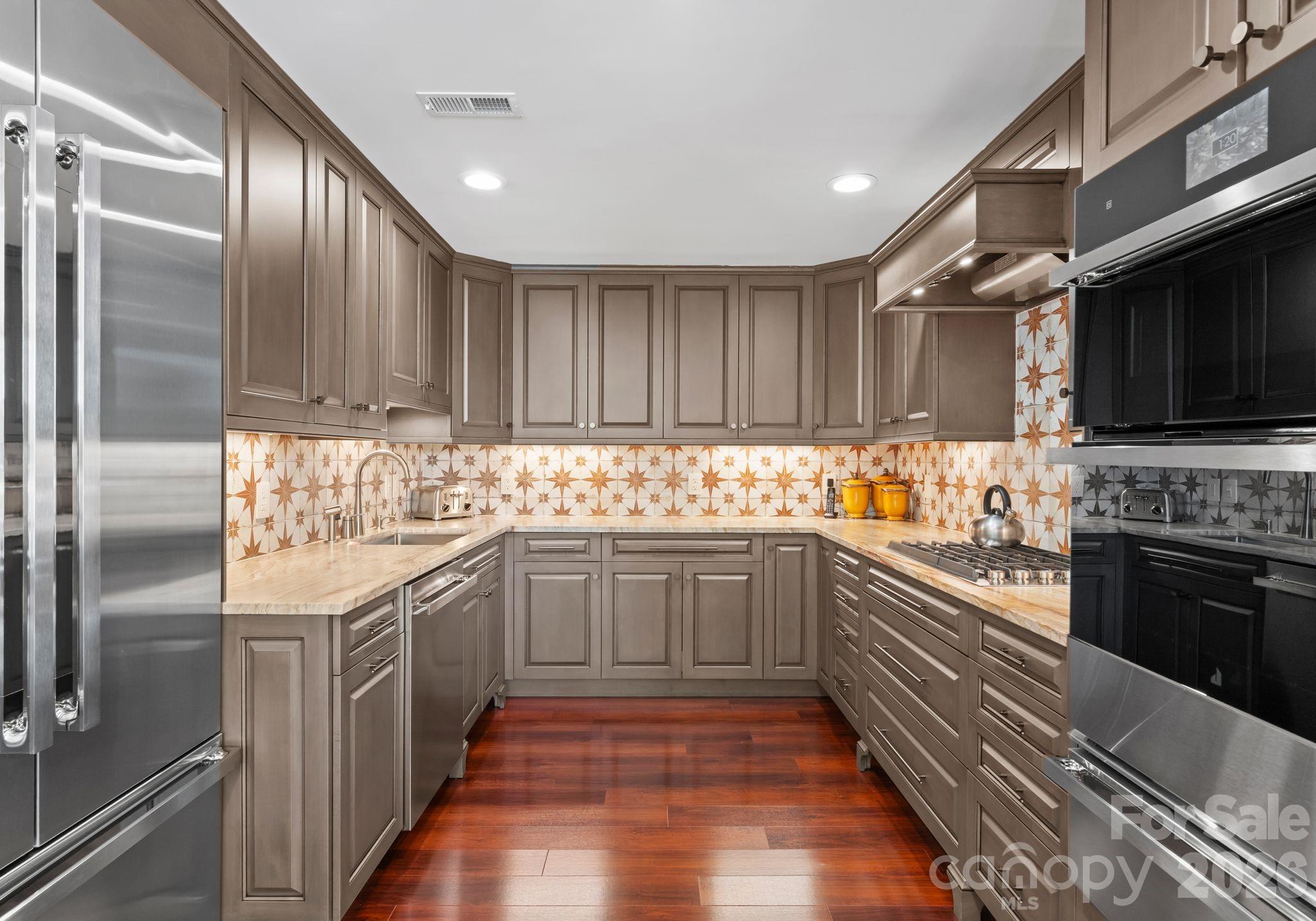 1220 Broadside Road