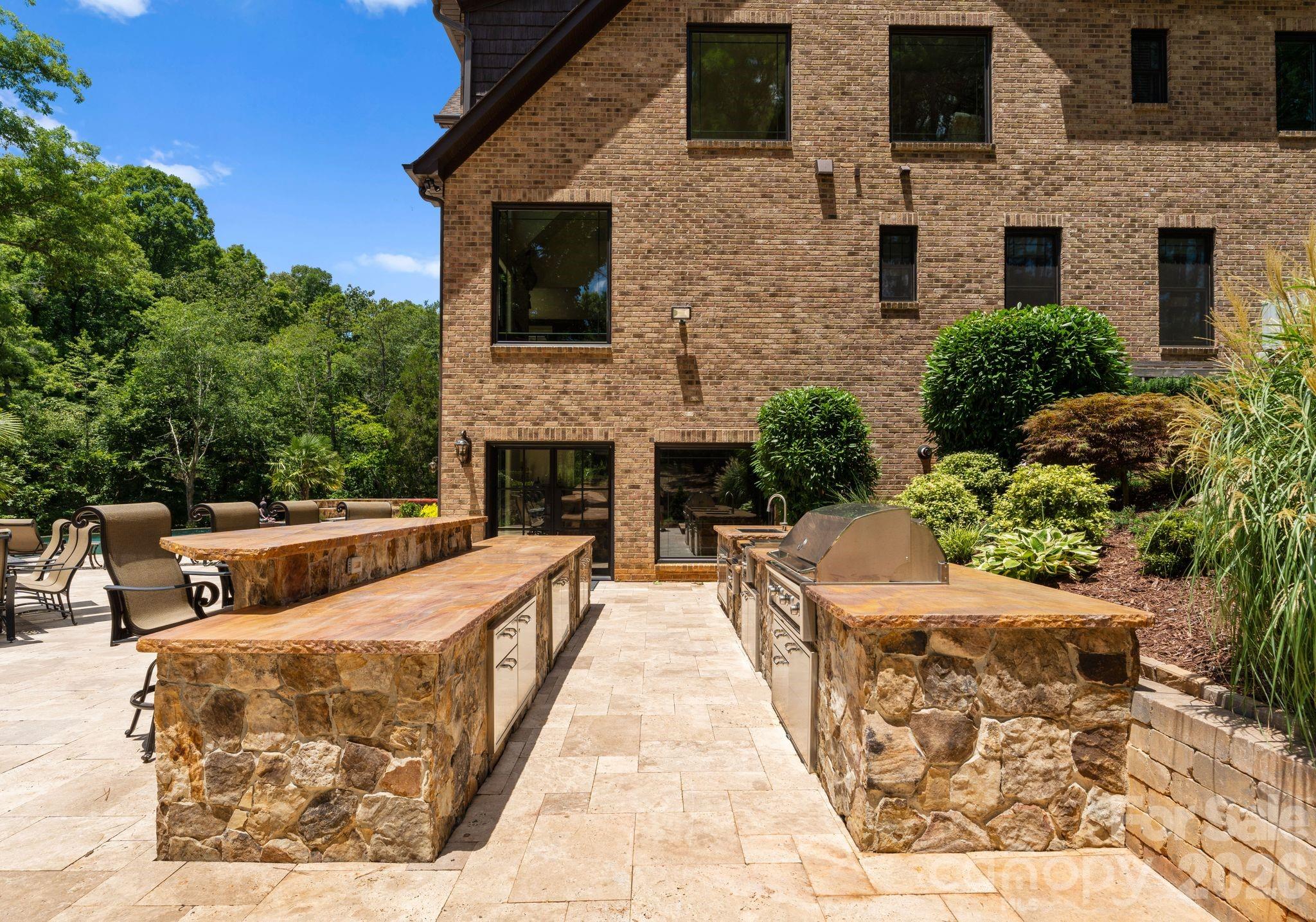 1220 Broadside Road