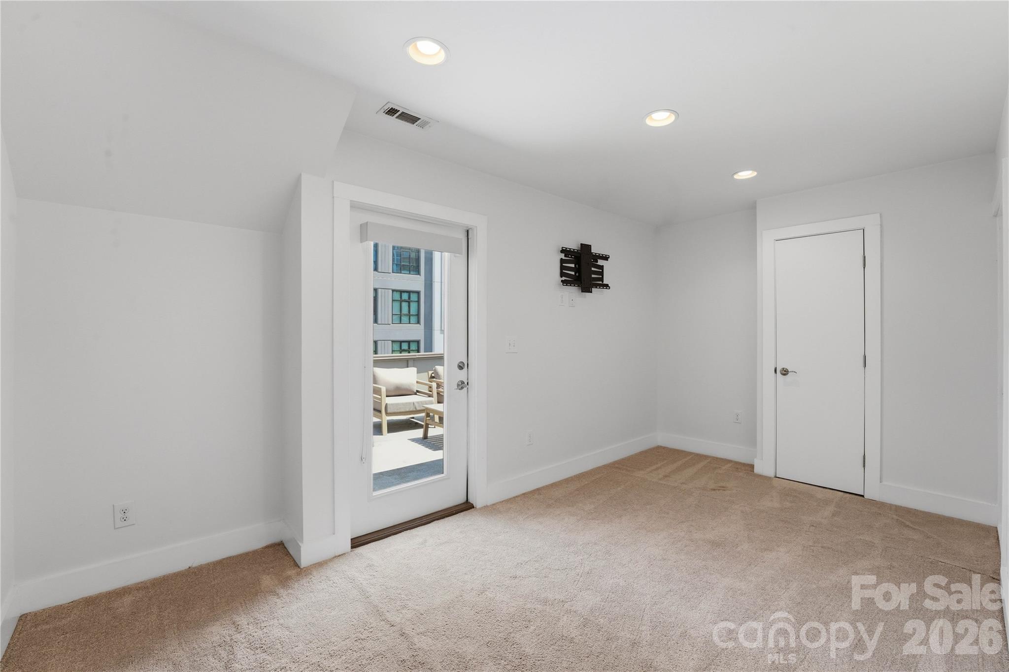 211 Doggett Street