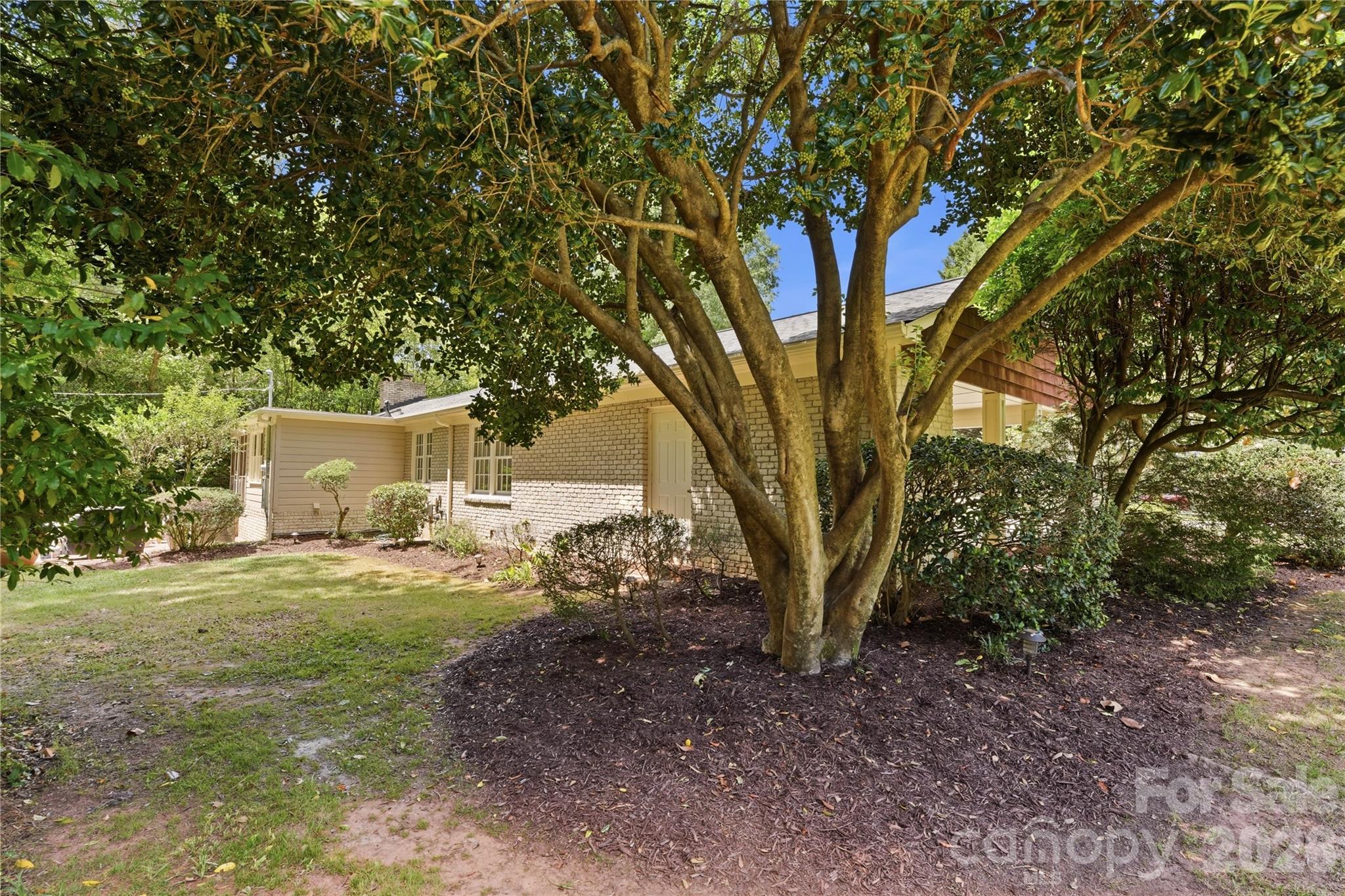 6014 Glenridge Road