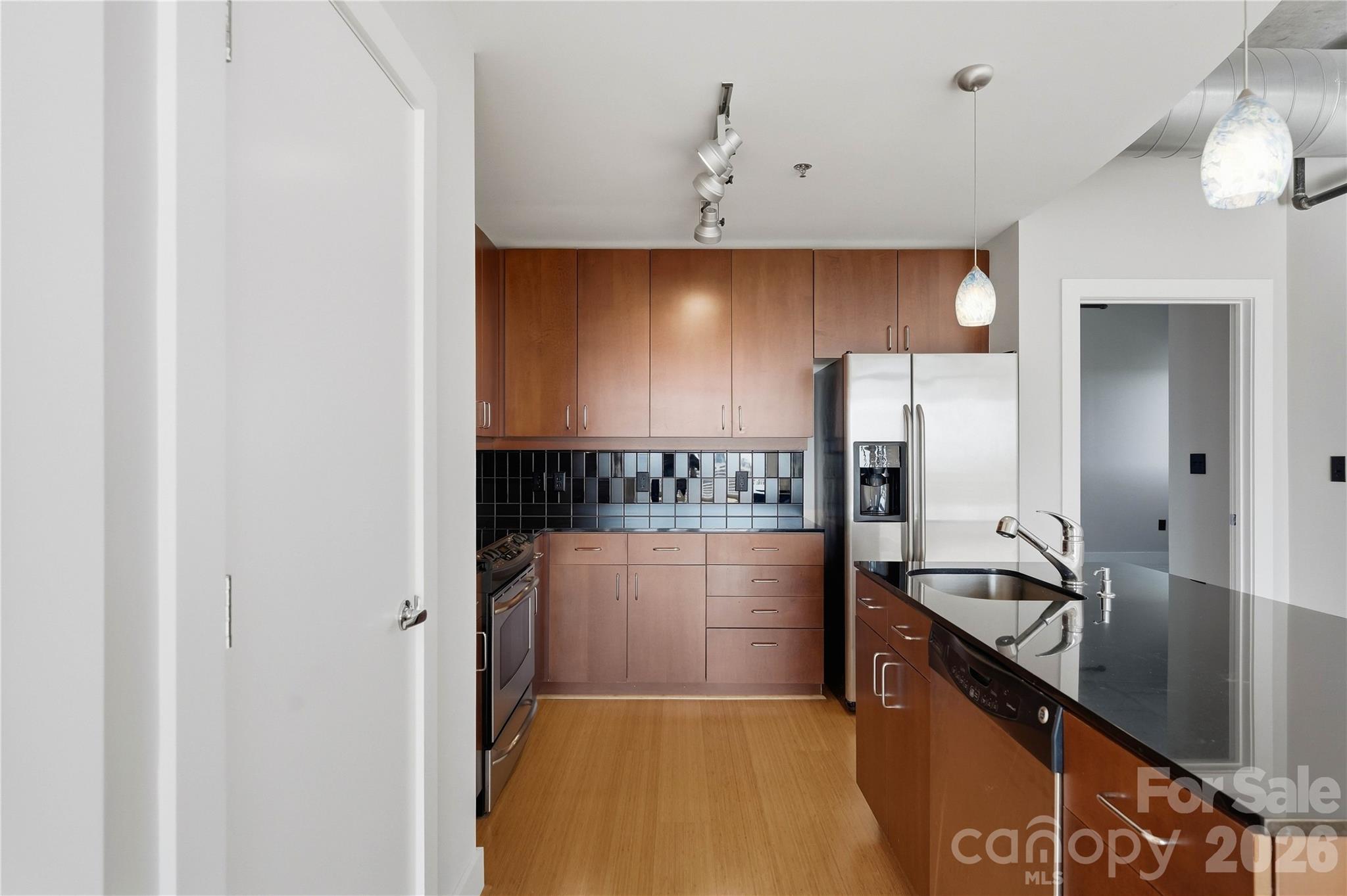 505 E 6th Street Unit: 1406