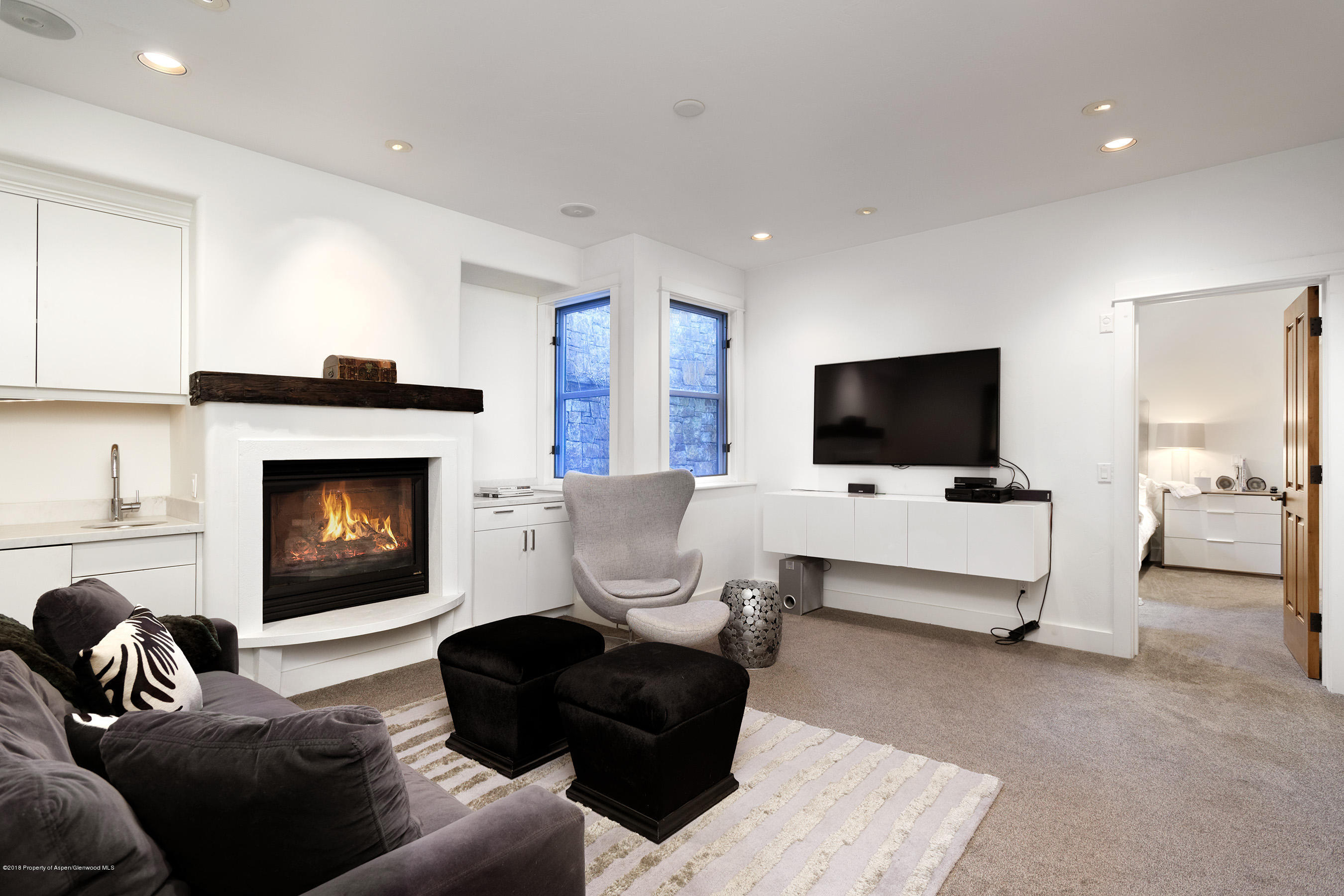 533 W Francis Street