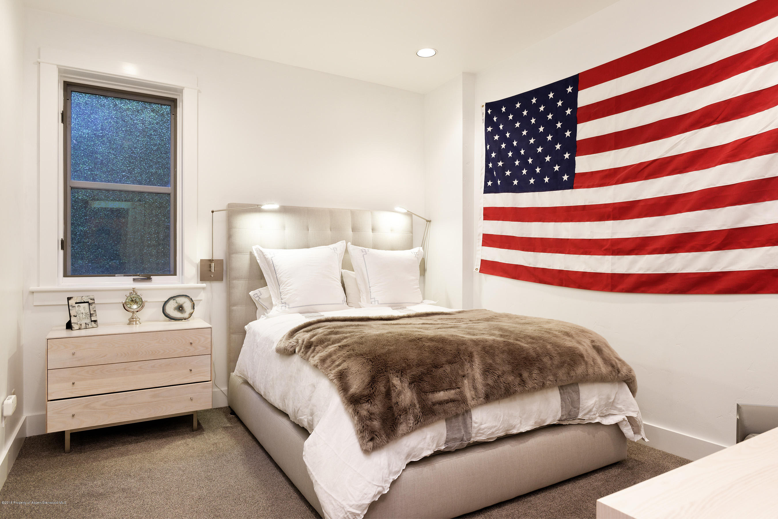 533 W Francis Street