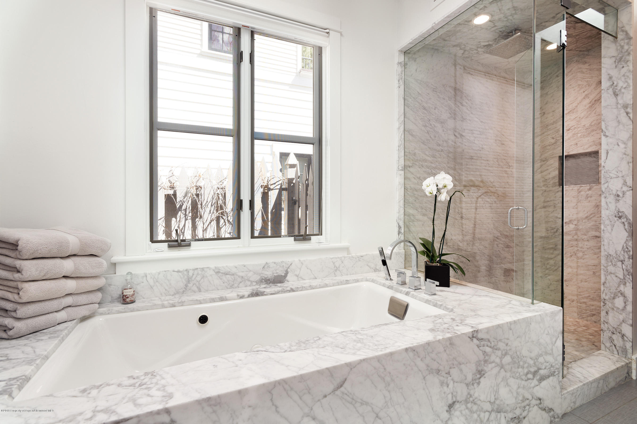 533 W Francis Street