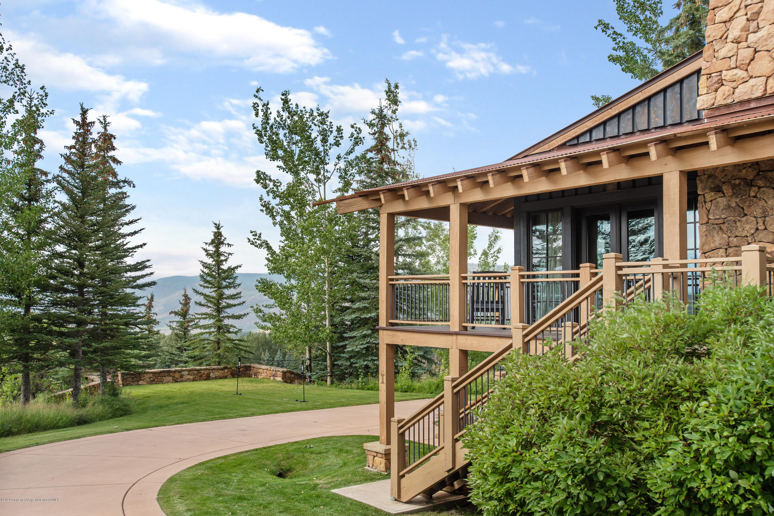 565 N Starwood Drive