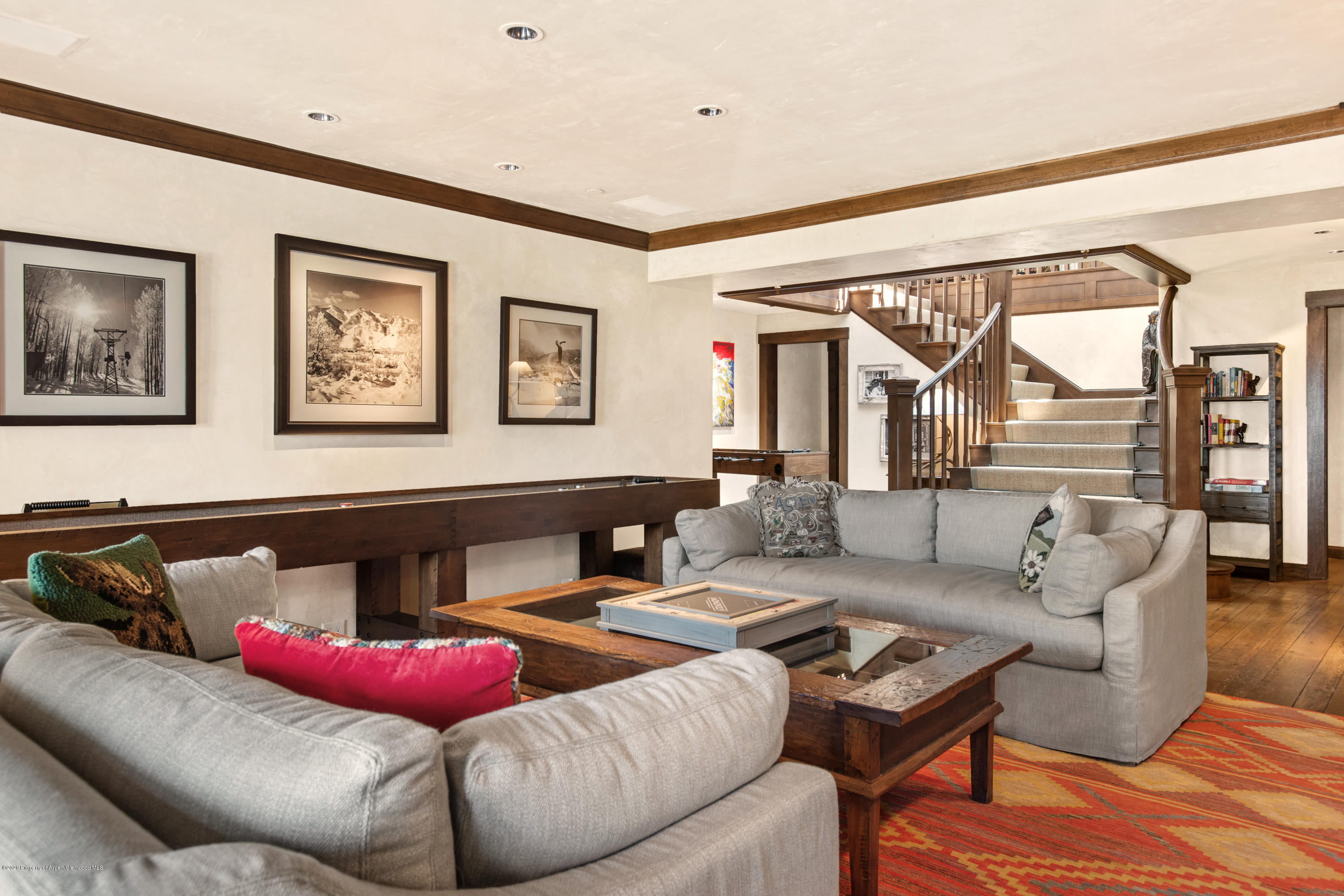 565 N Starwood Drive