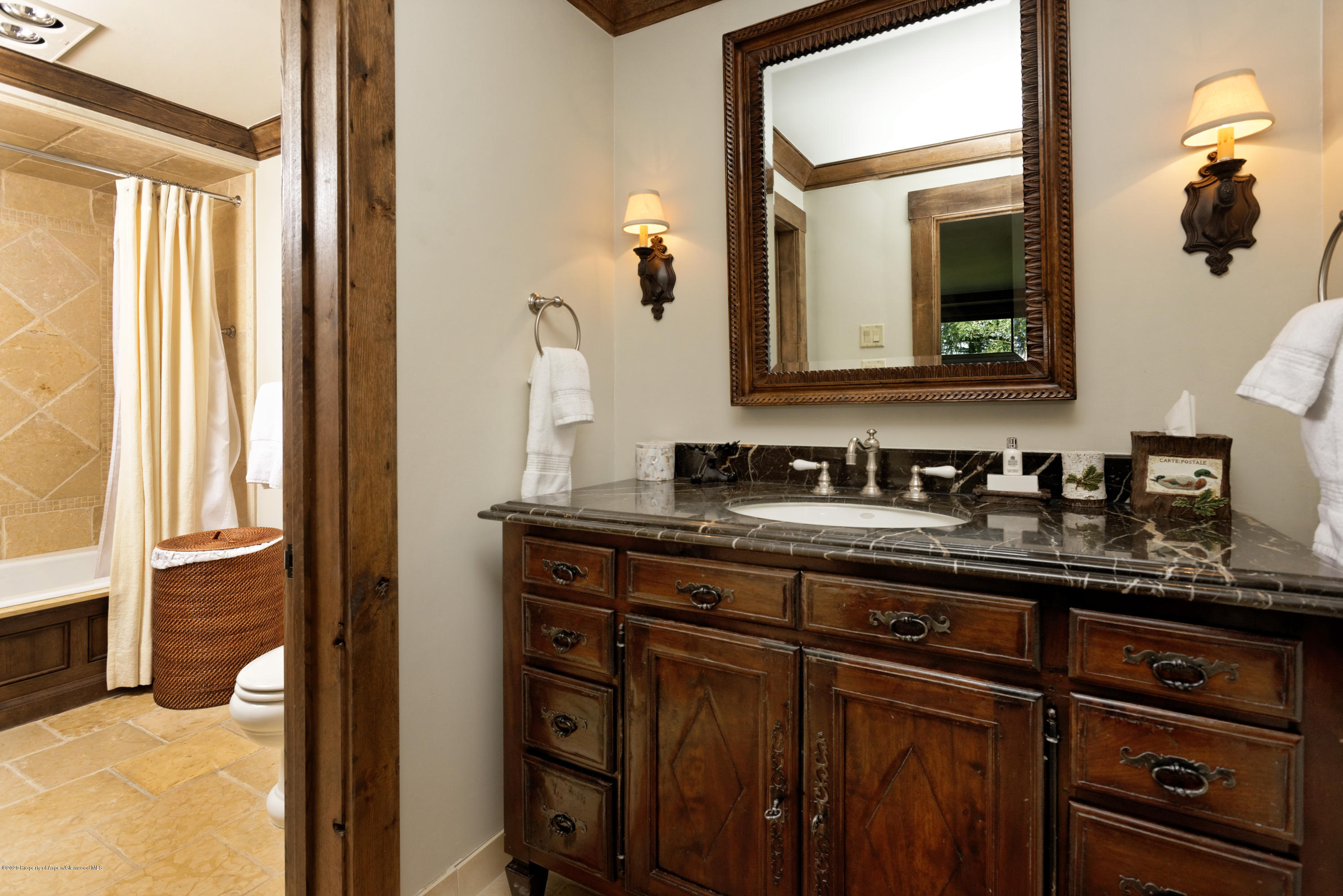 565 N Starwood Drive