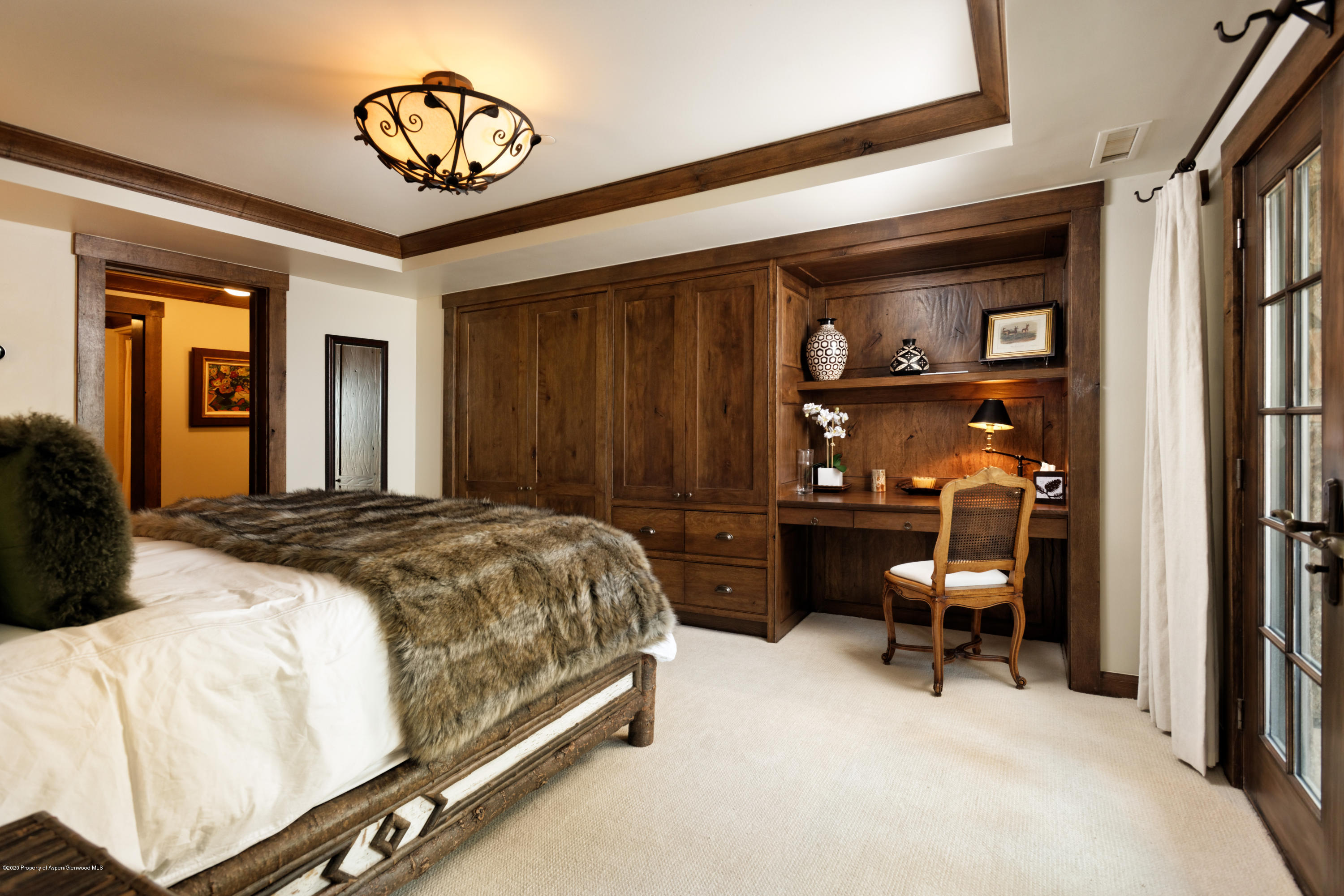 565 N Starwood Drive