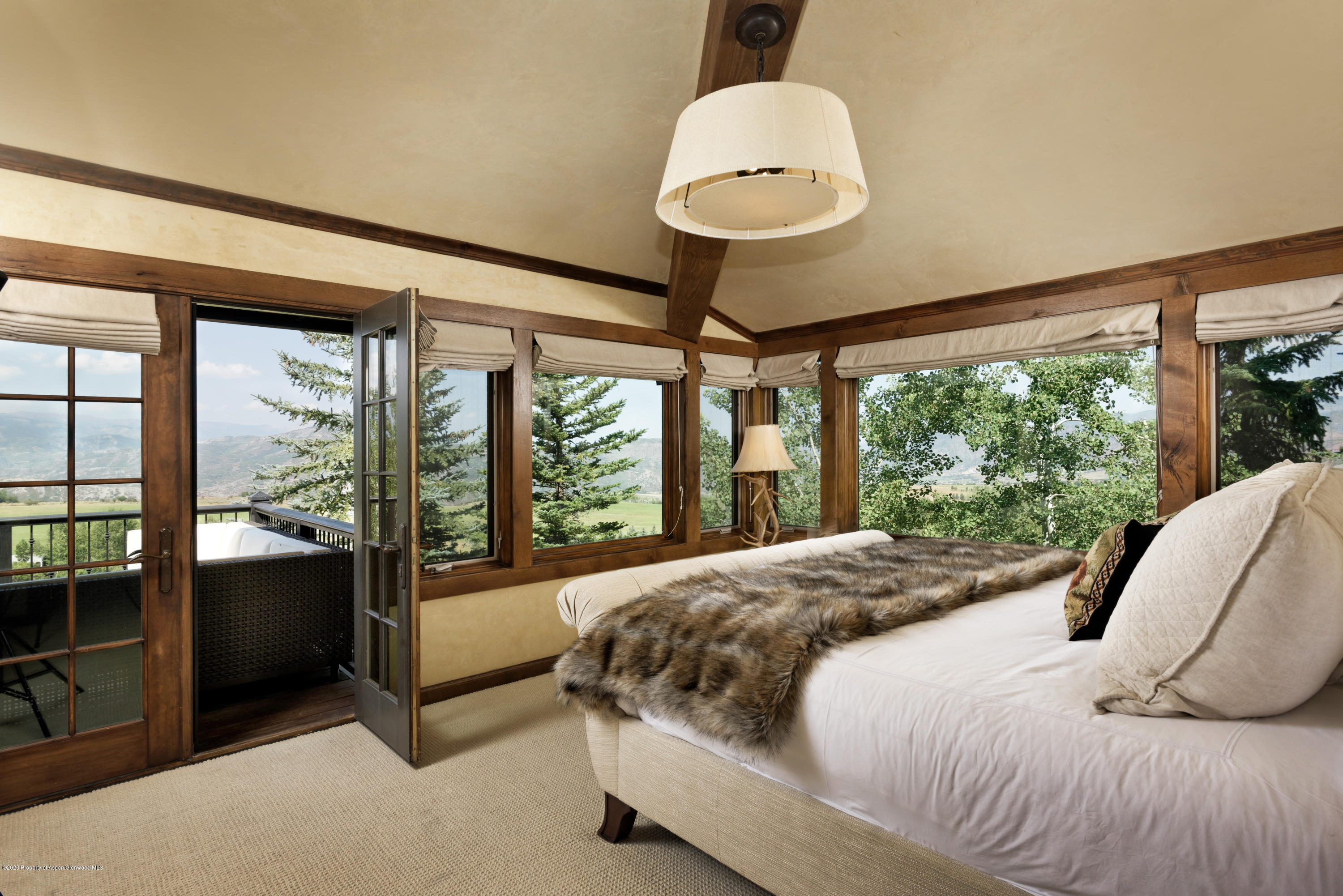 565 N Starwood Drive