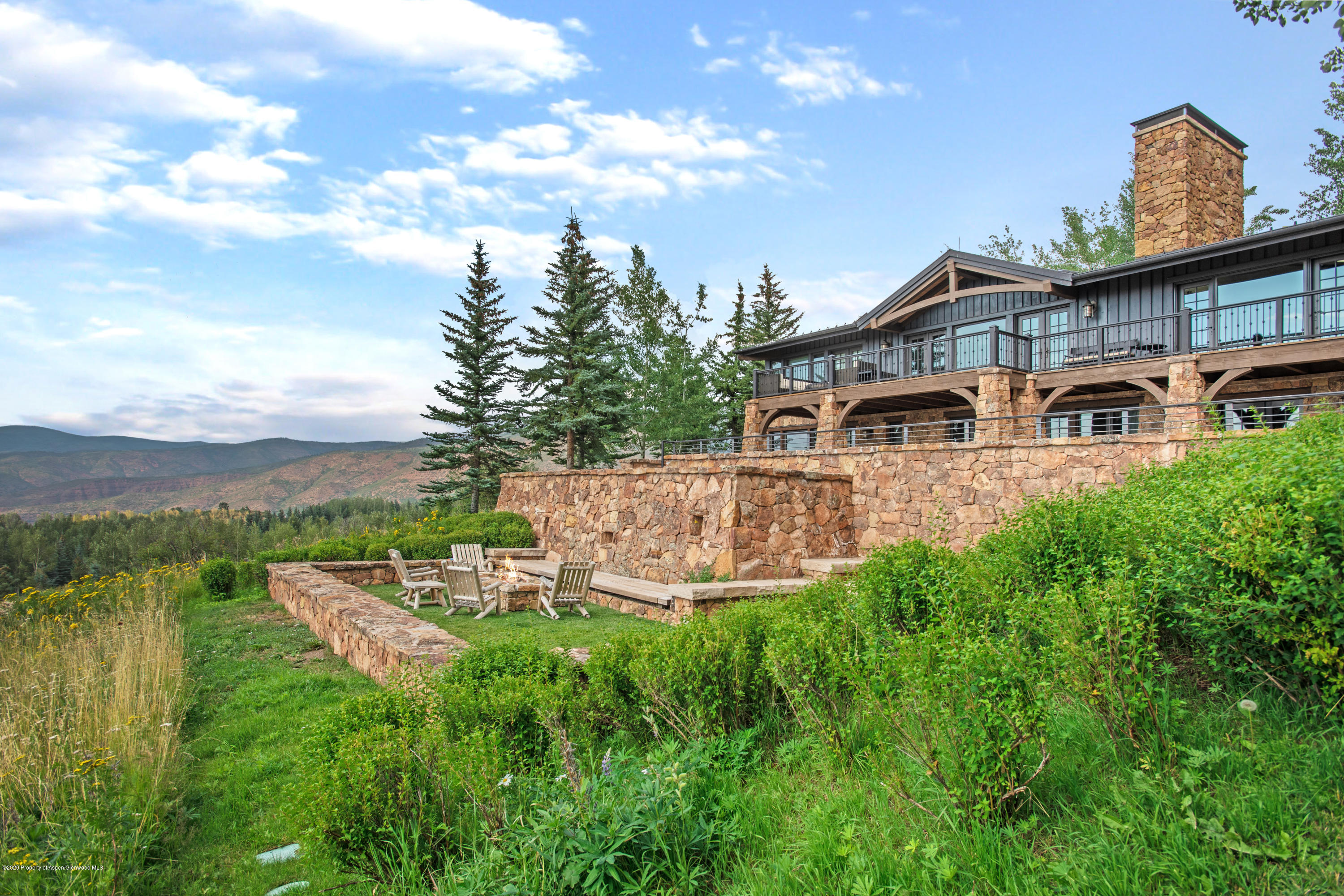 565 N Starwood Drive