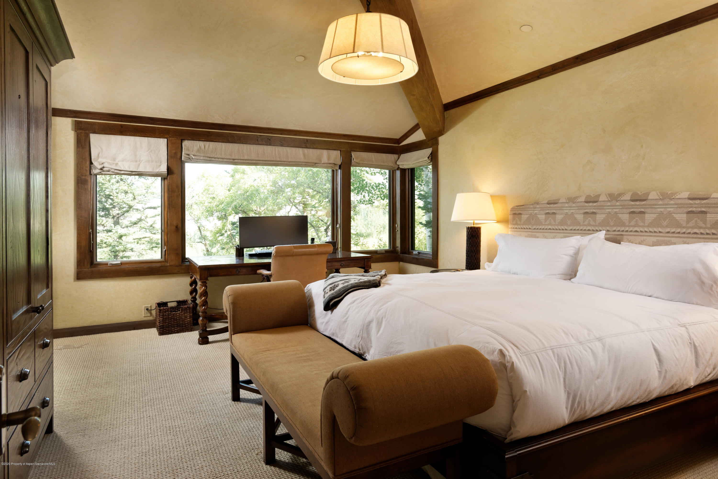 565 N Starwood Drive