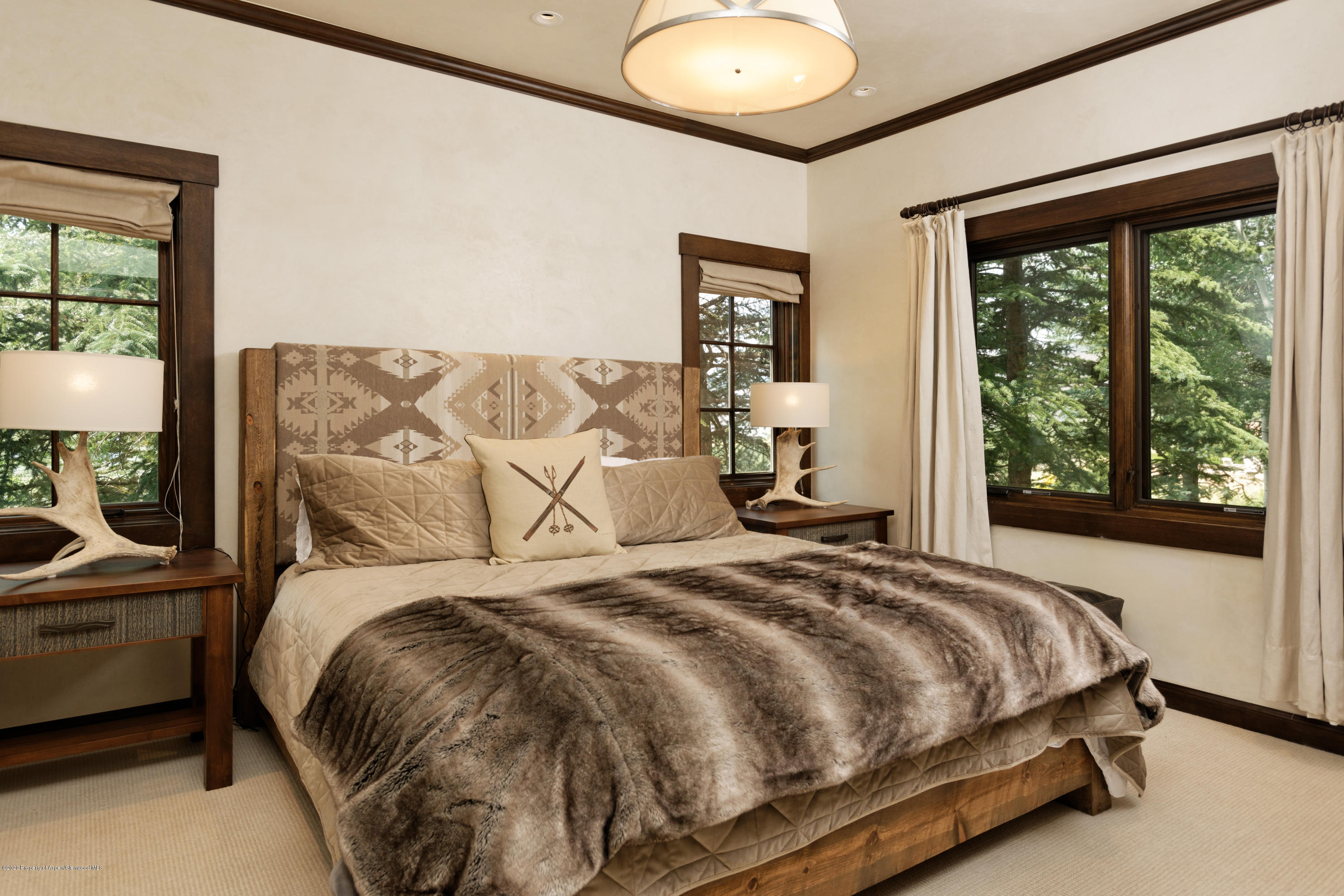 565 N Starwood Drive