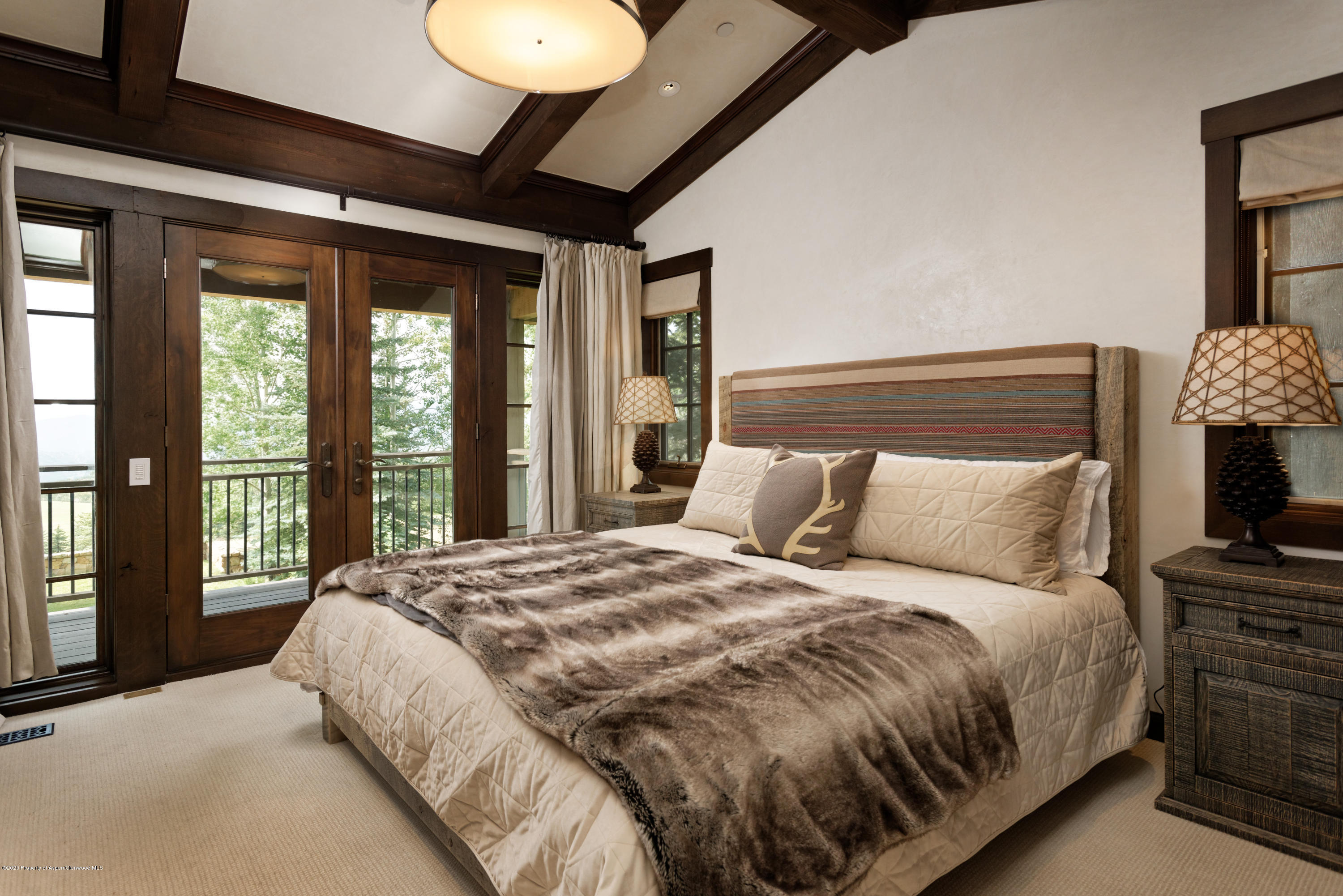 565 N Starwood Drive