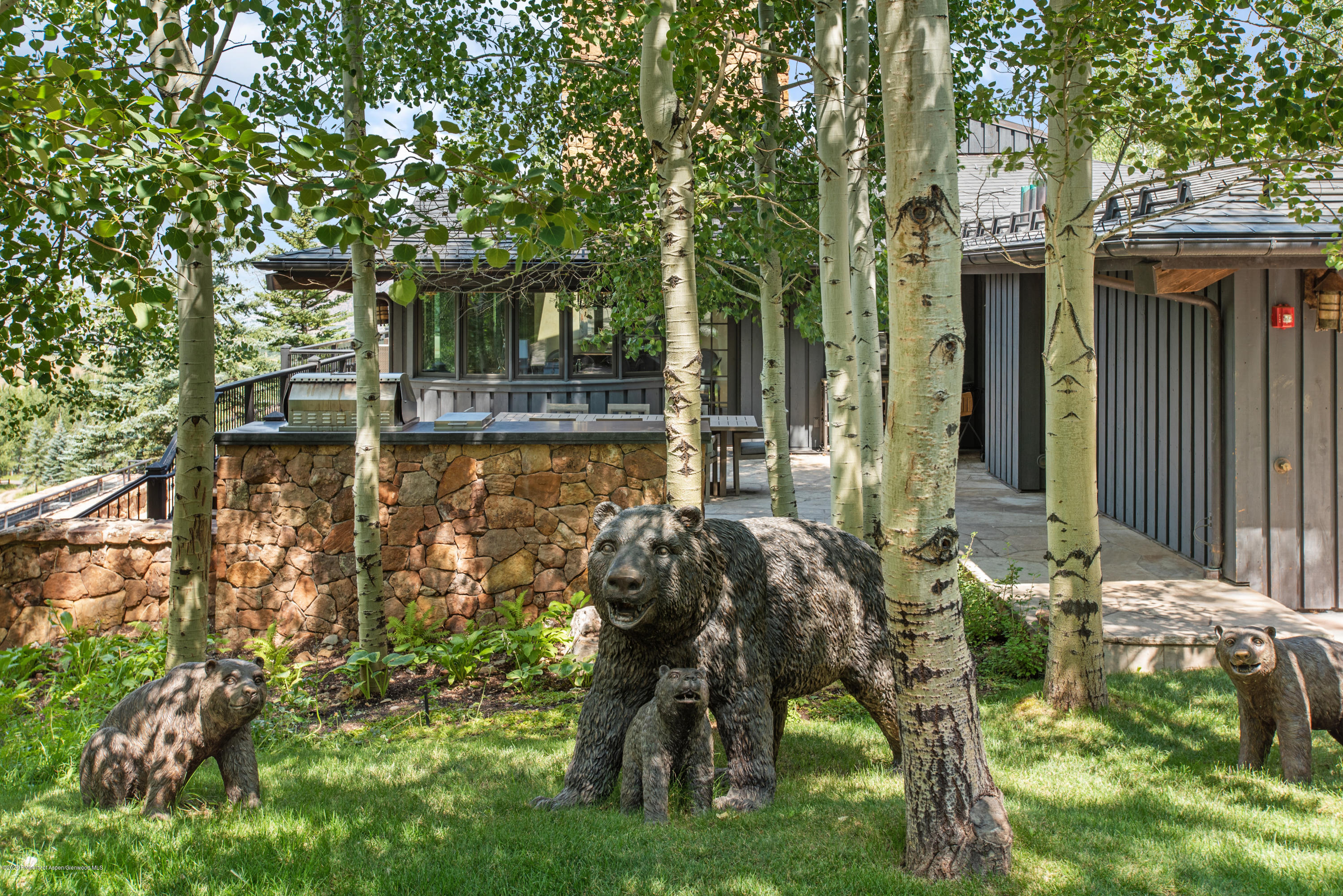 565 N Starwood Drive