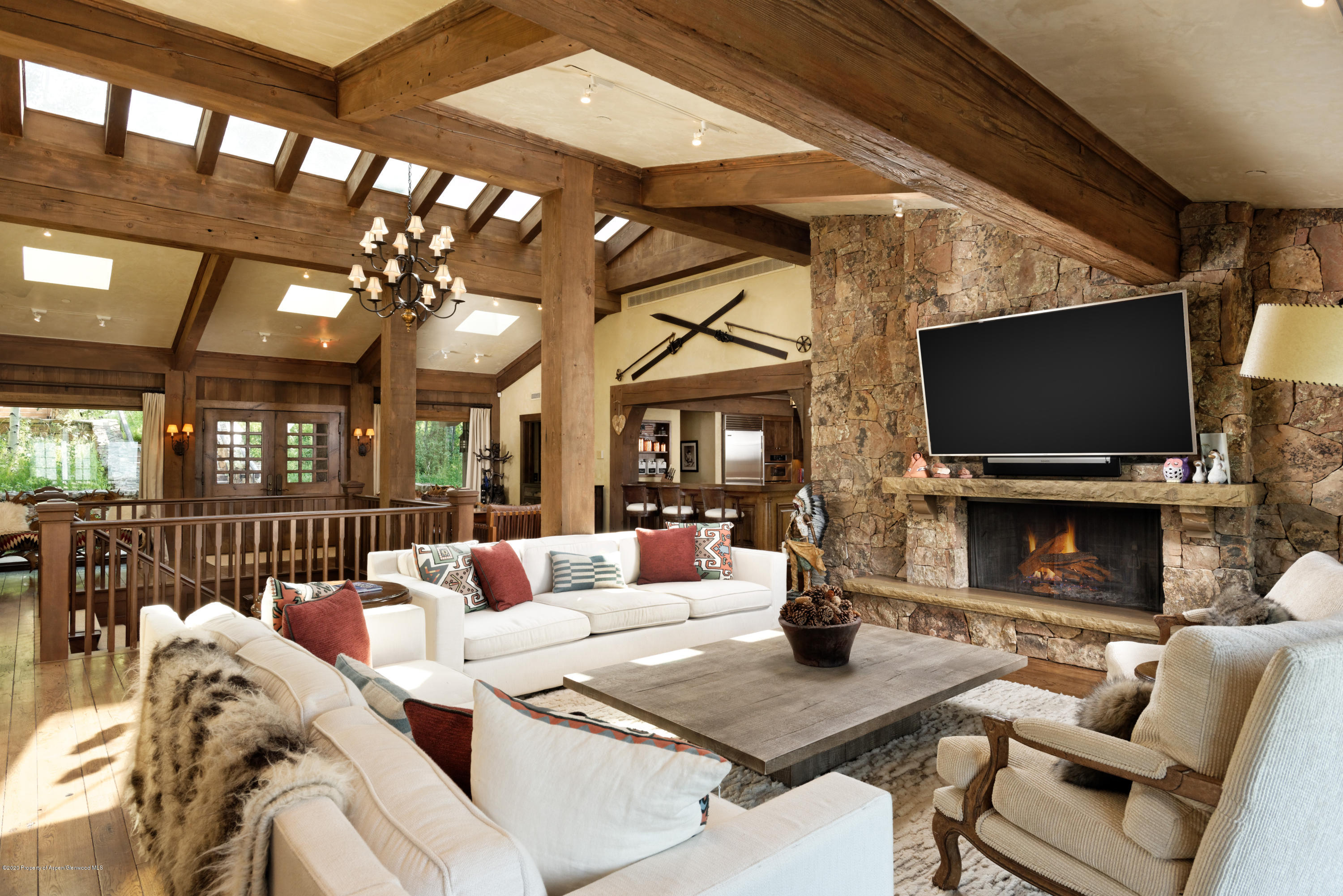 565 N Starwood Drive