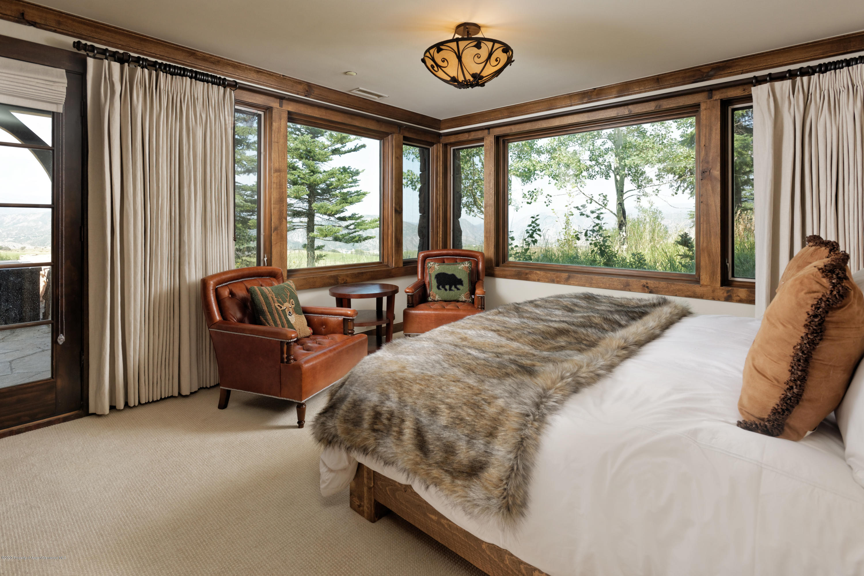 565 N Starwood Drive