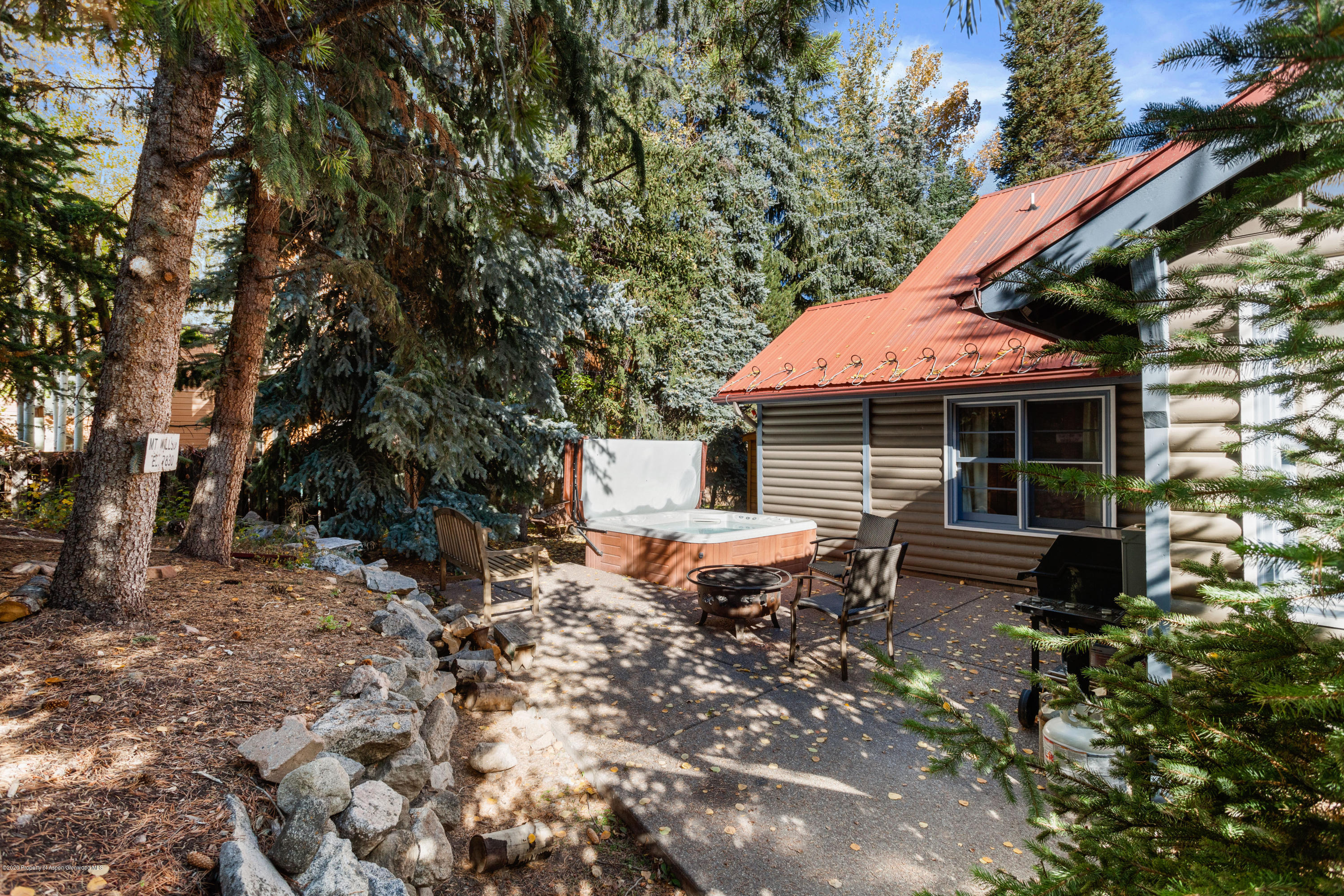129 E Hopkins Avenue