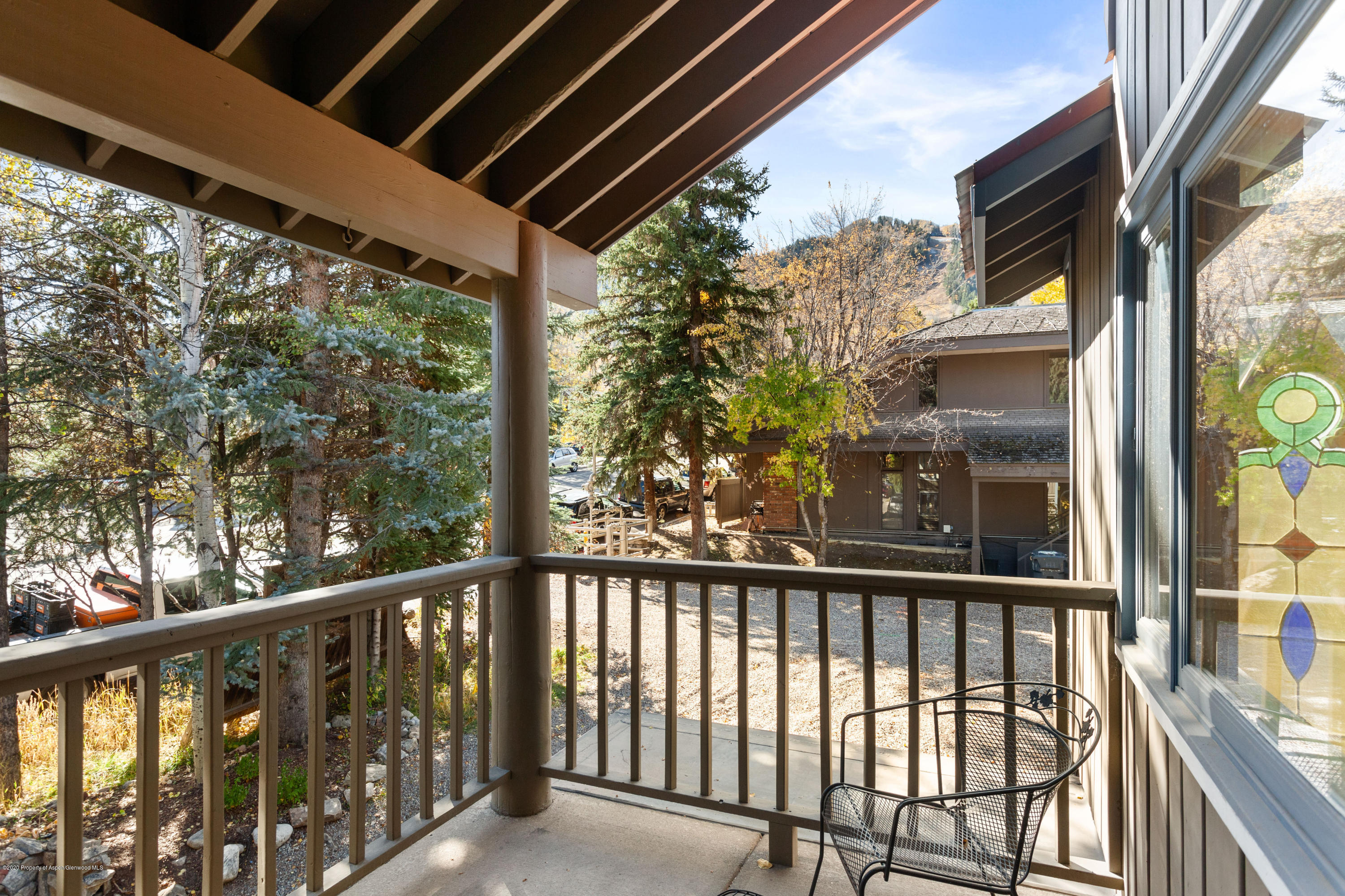 129 E Hopkins Avenue