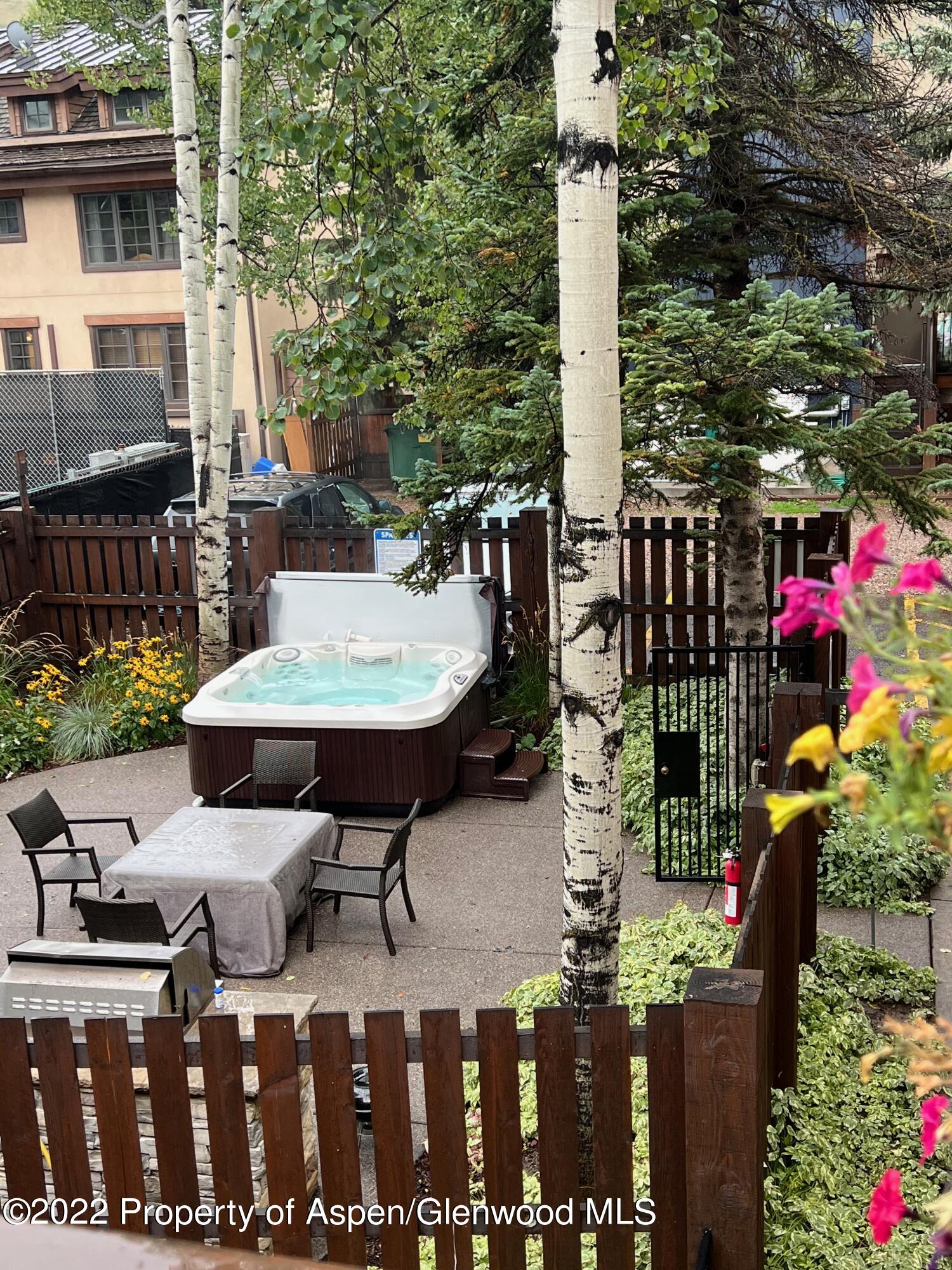 119 E Cooper Avenue, 22