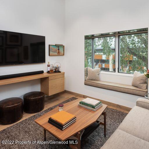 119 E Cooper Avenue, 22