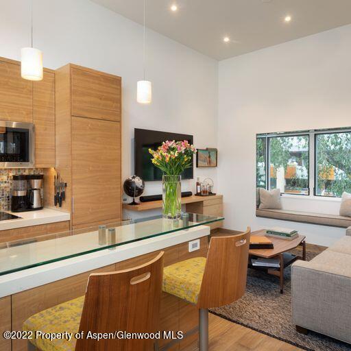 119 E Cooper Avenue, 22