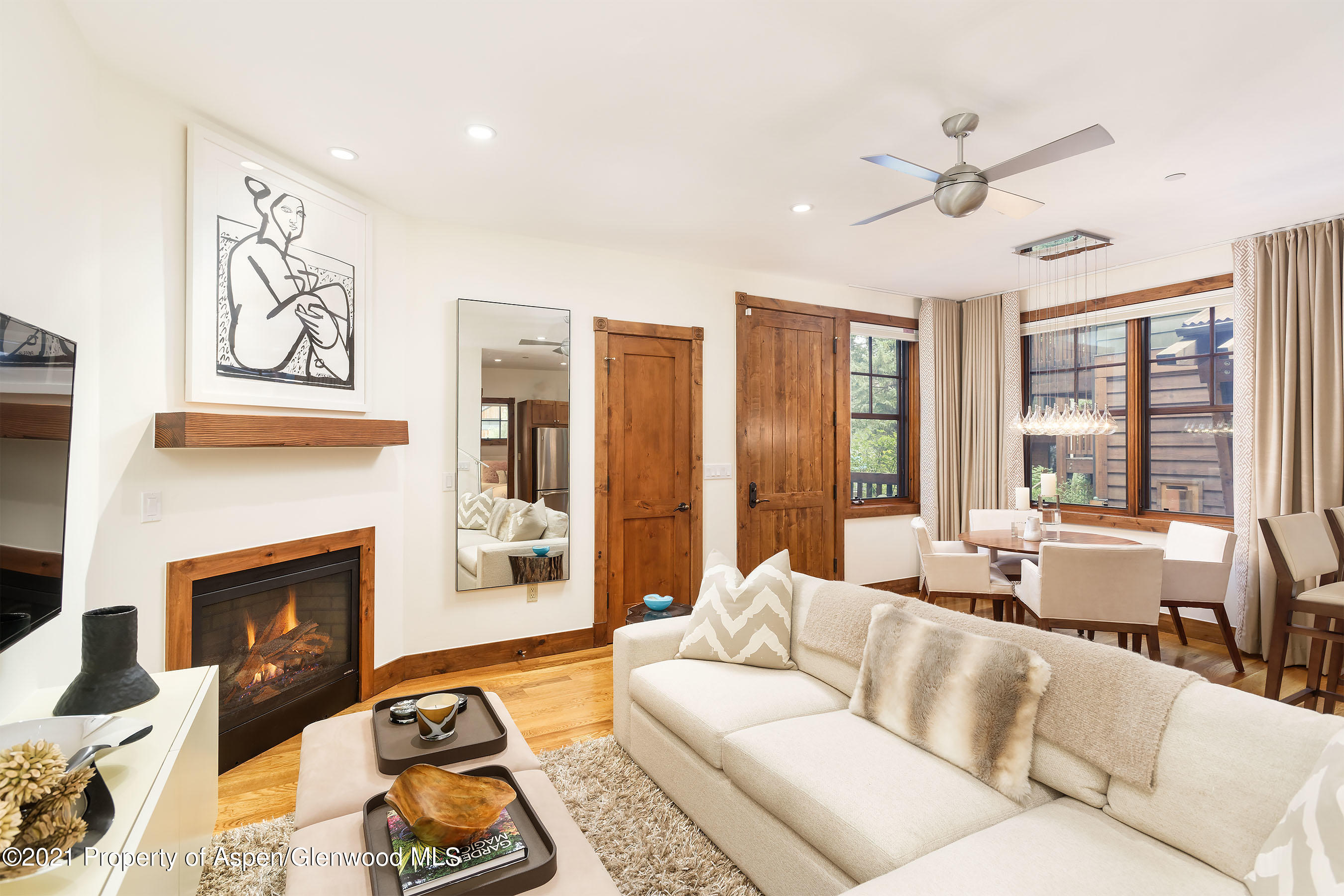 507 W Main Street, C101