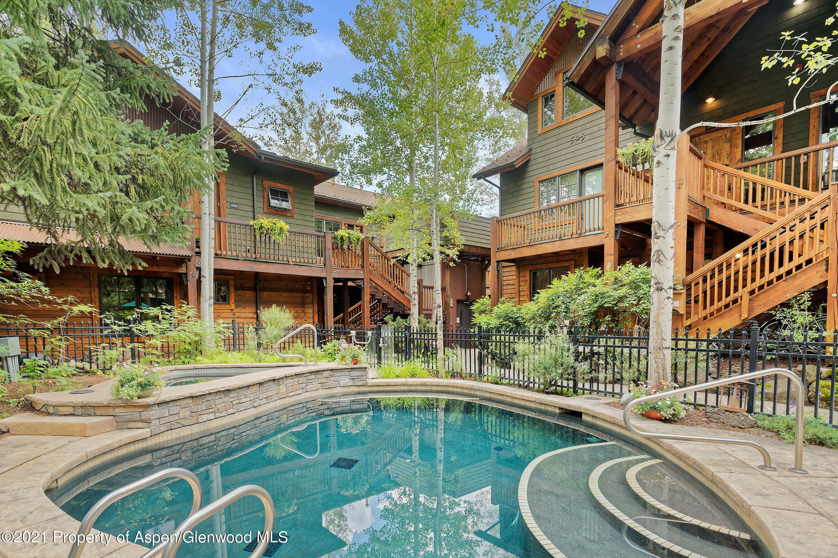 507 W Main Street, C101