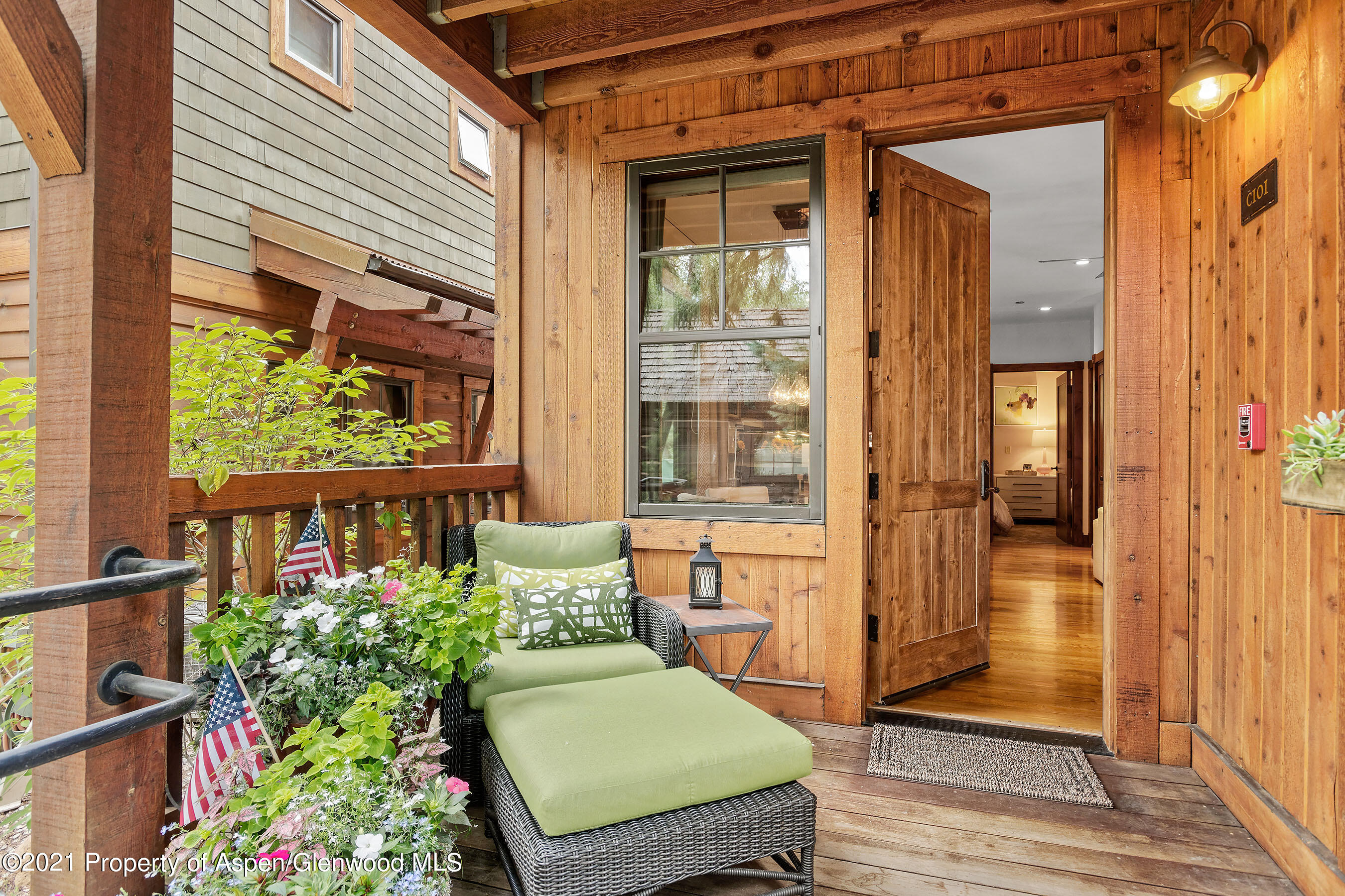 507 W Main Street, C101