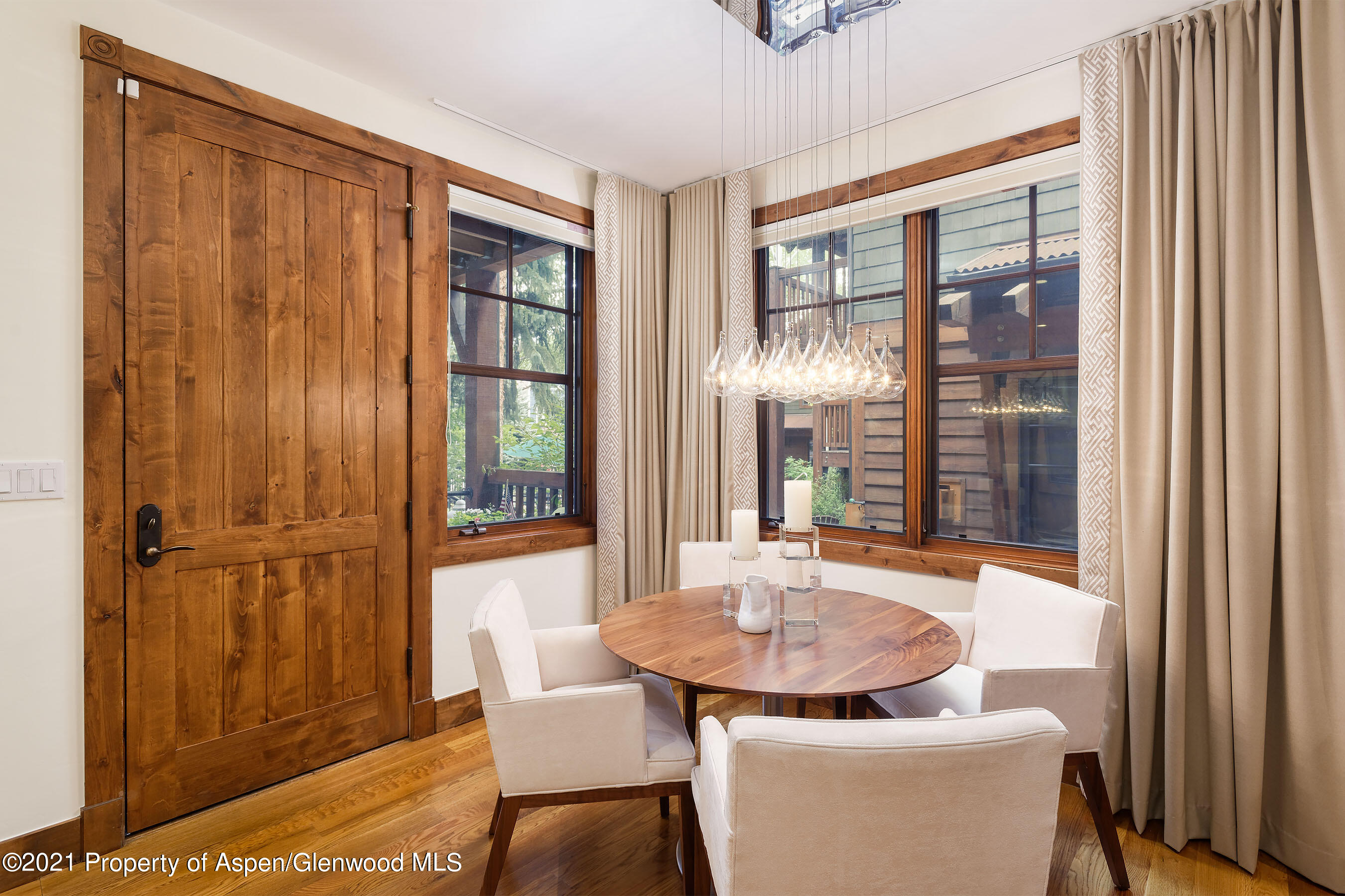 507 W Main Street, C101