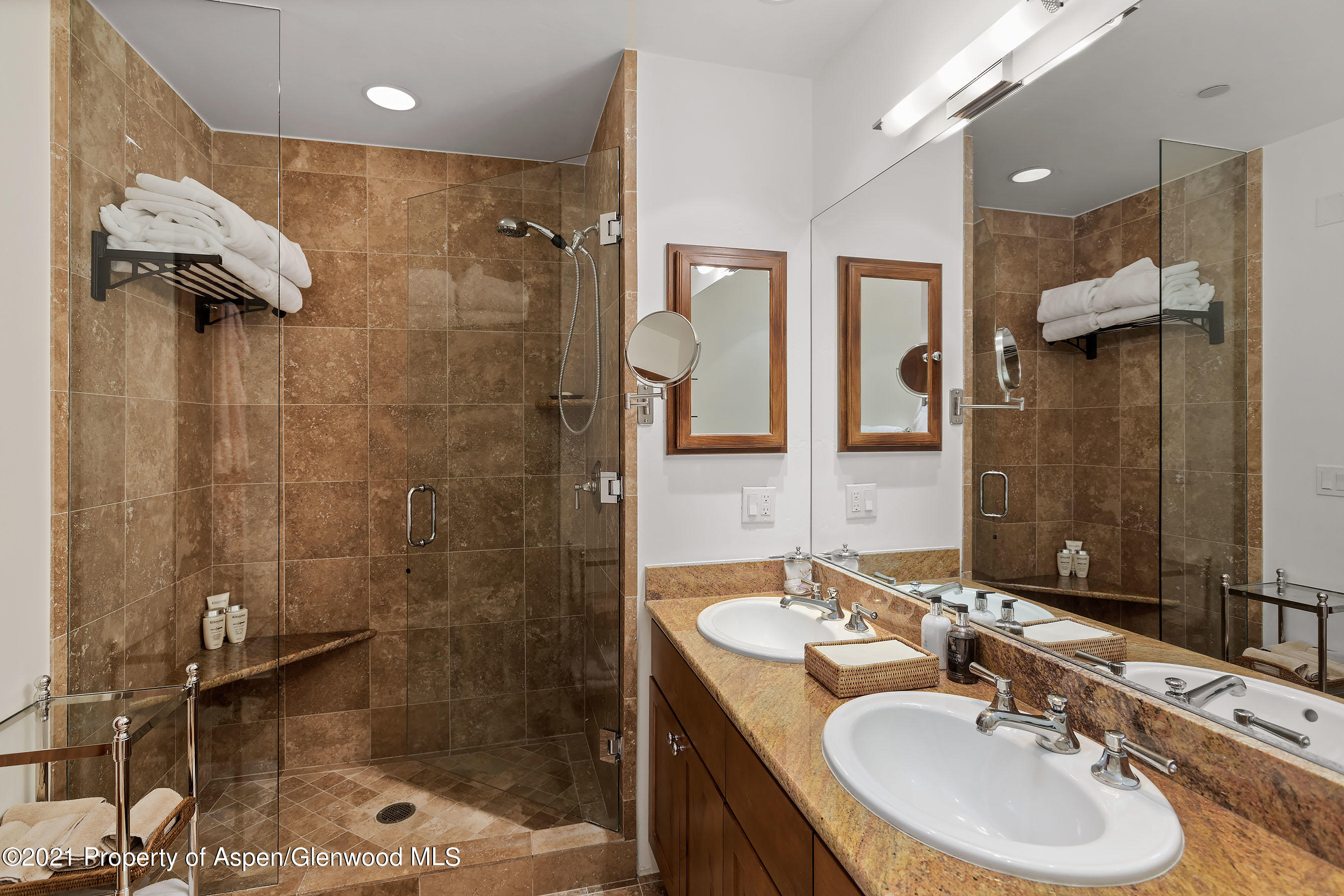 507 W Main Street, C101